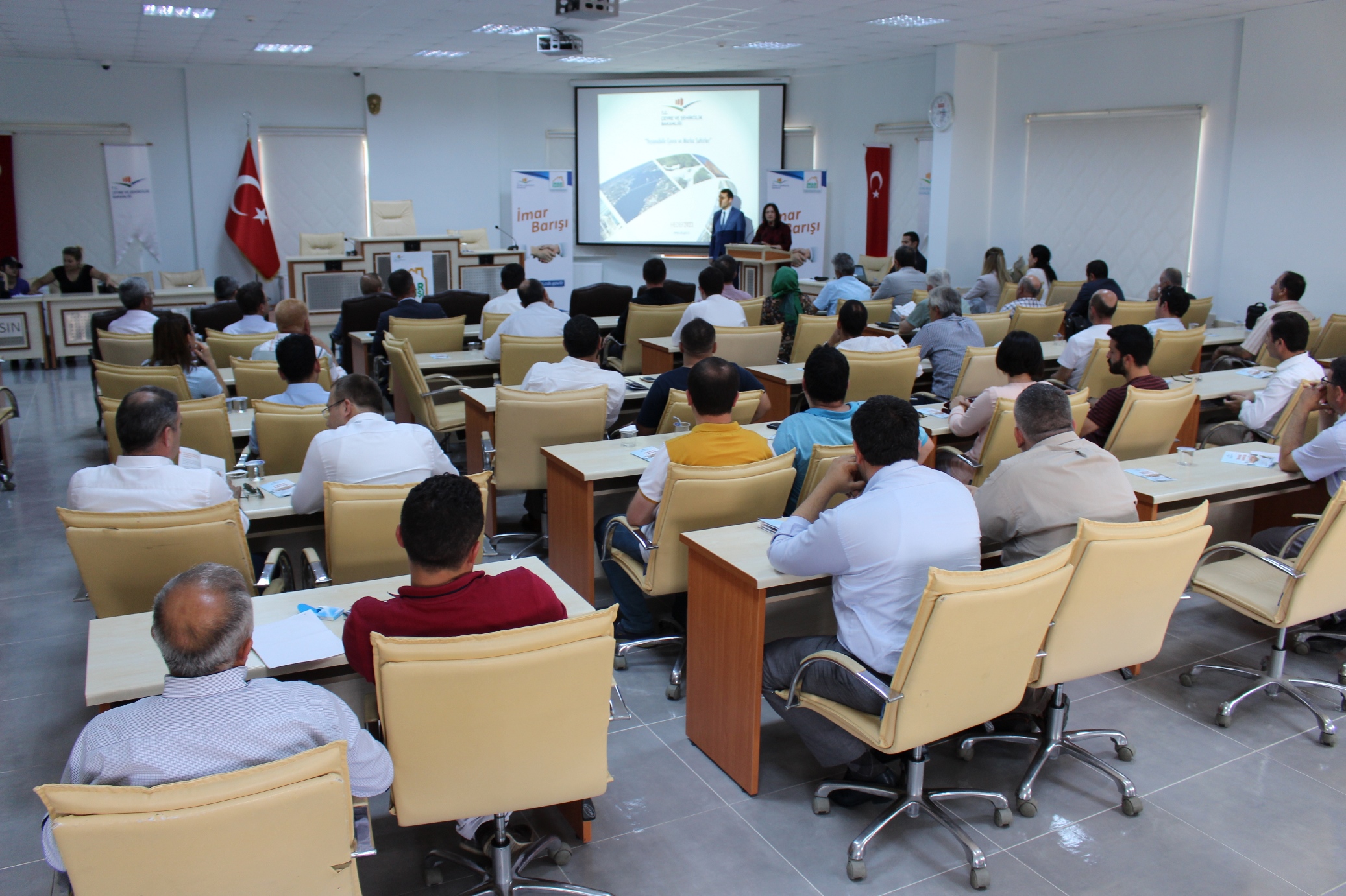 İMAR BARIŞI HAKKINDA BELEDİYE VE TAPU MÜDÜRLÜĞÜ  ÇALIŞANLARINA  BİLGİLENDİRME TOPLANTISI YAPILDI