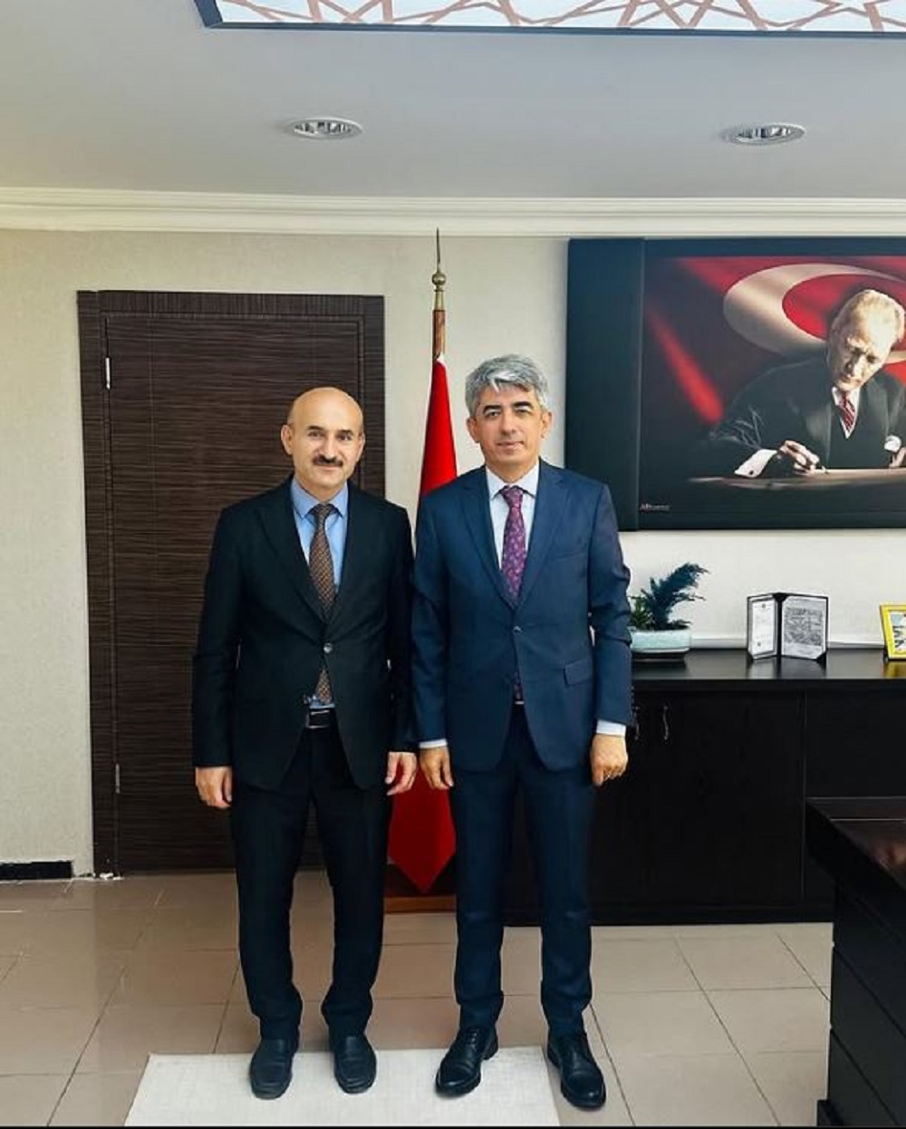 Mülkiye Başmüfettişi Sayın Mehmet Akif CELEP, İl Müdürümüz Sayın Engin ÖZTÜRK’e ziyarette bulundu.