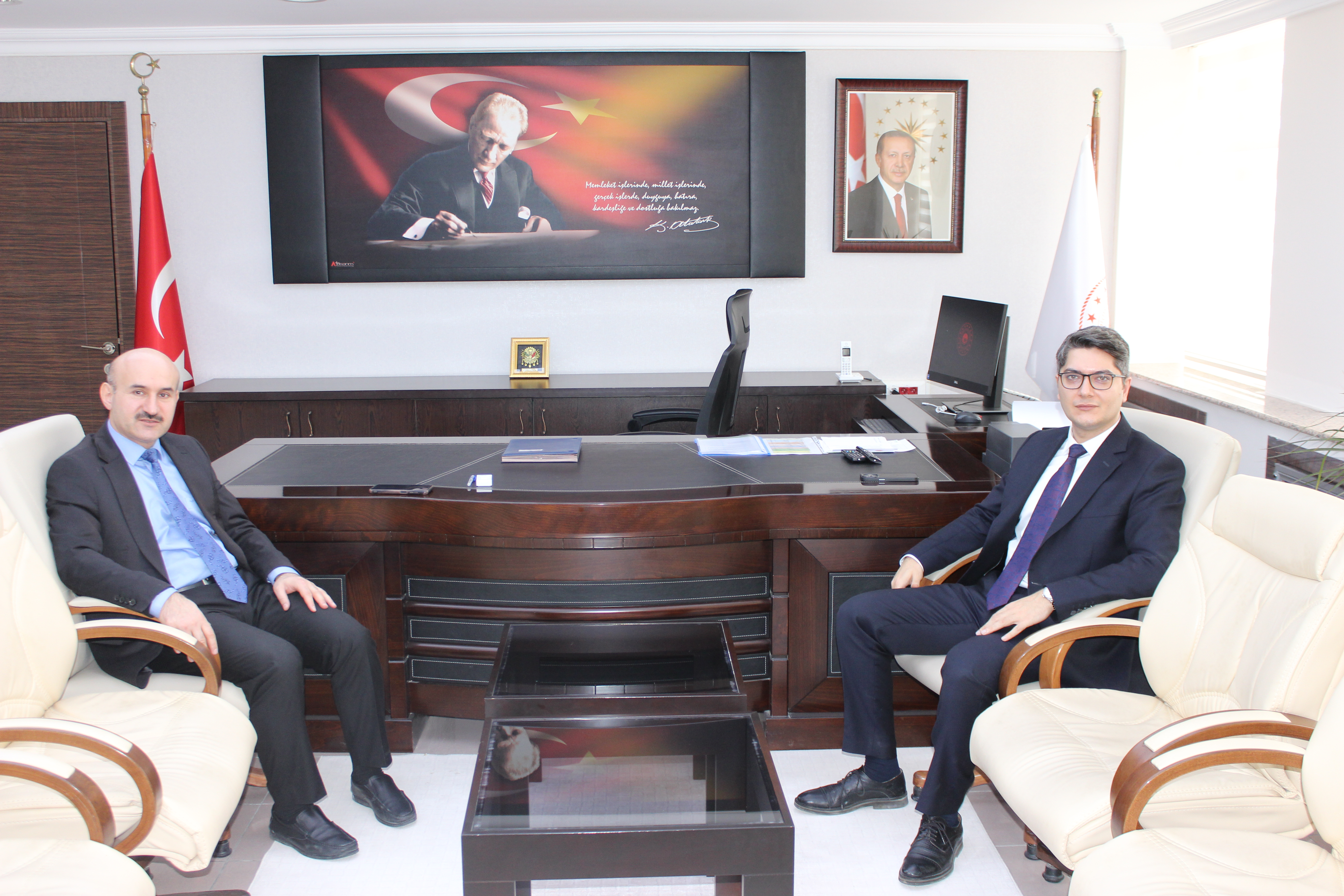 Yenipazar Kaymakamı Sayın Serkan KAYA'dan İl Müdürümüze iadeiziyaret gerçekleştirilmiştir.