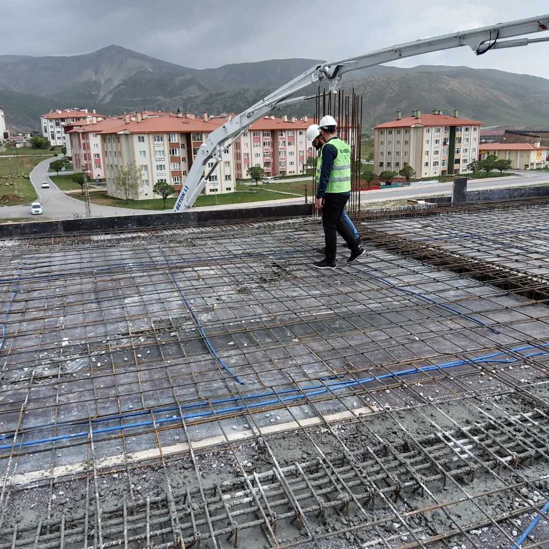 Bitlis Çevre Şehircilik ve İklim Değişikliği İl Müdürlüğü Yeni Hizmet Binası Yapımı ve Çevre Düzenlemesi Çalışmaları hızla devam etmekte.