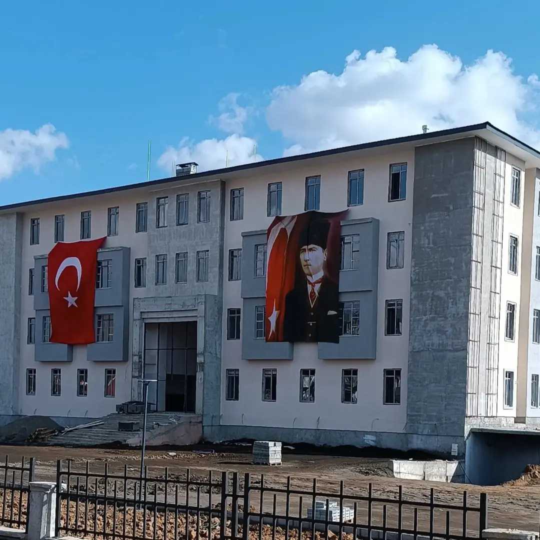 Cumhuriyetimizin 100. Yılı kutlamaları için yeni hizmet binamızı bayraklarla süsledik.