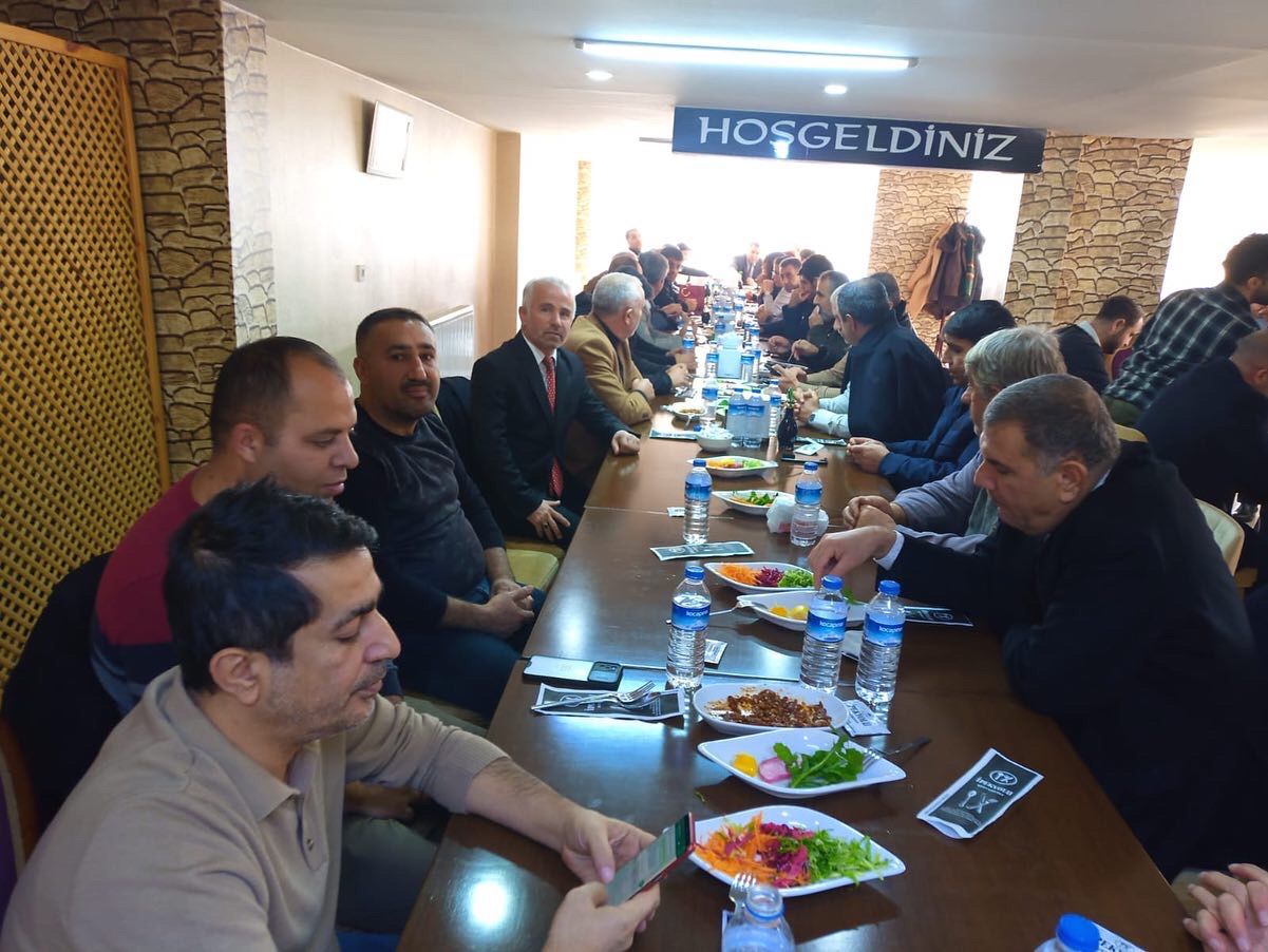 İl Müdürlüğümüzde Müdür Yardımcısı iken, Adıyaman Çevre Şehircilik ve İklim Değişikliği İl Müdürlüğü’ne İl Müdürü olarak atanan Faysal ERKEZEN'in veda yemeğine katıldık