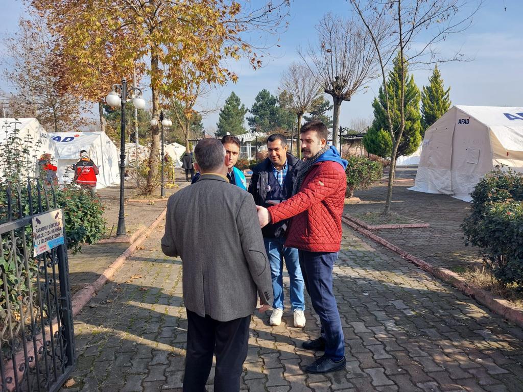 İl Müdürümüz Sayın Doğan YORULMAZ Düzce'nin Gümüşova ilçesinde yapılan hasar tespit çalışmalarında koordinatör müdür olarak görev almaktadır.