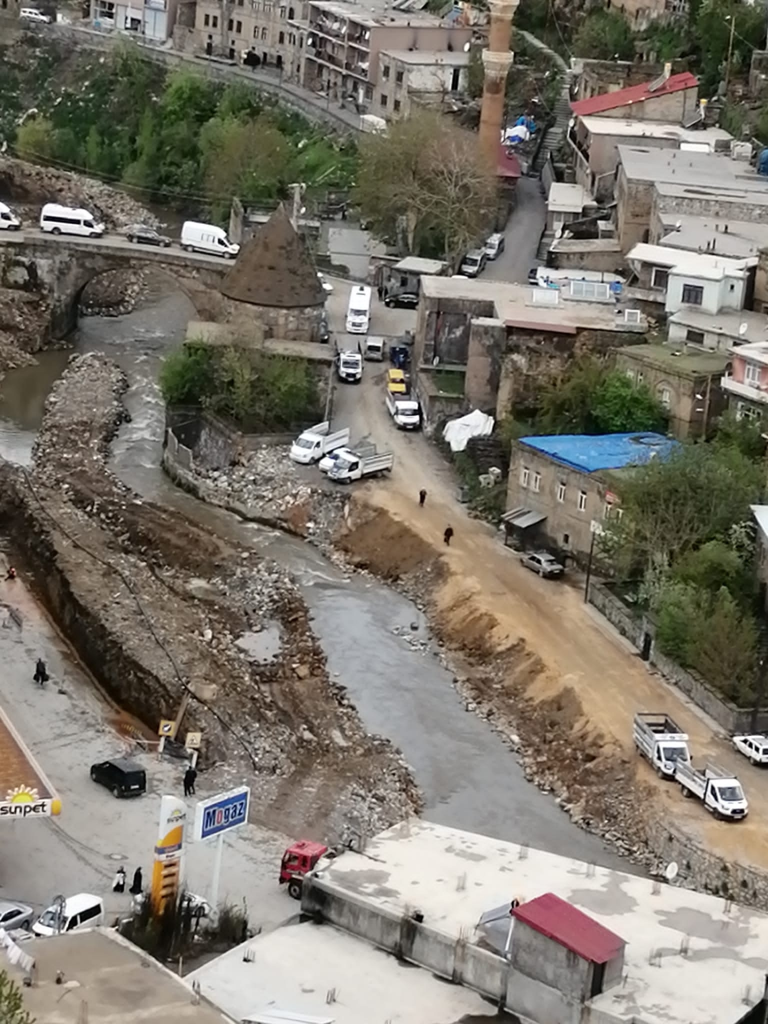 Bitlis Merkez Dereüstü Kentsel Dönüşüm Projesi Kapsamında Yapılacak Olan Millet Bahçesinin Yapımı Büyük Bir Hızla Devam Ediyor