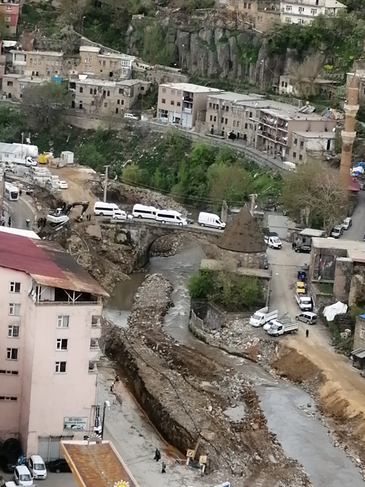 Bitlis Merkez Dereüstü Kentsel Dönüşüm Projesi Kapsamında Yapılacak Olan Millet Bahçesinin Yapımı Büyük Bir Hızla Devam Ediyor