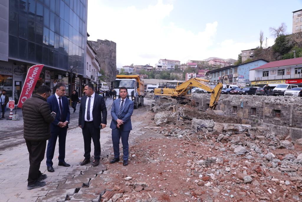 Bitlis Valimiz Sayın Oktay ÇAĞATAY'a Millet Bahçesi Çalışmaları İle İlgili Bilgi Verildi