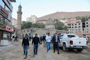 Bitlis Valimiz Sayın Oktay ÇAĞATAY'a, İl Müdürümüz Sayın Doğan YORULMAZ  Dereüstü Kentsel Dönüşüm Projesi Çalışmalarının İlerleyişi Hakkında Bilgi Verdi