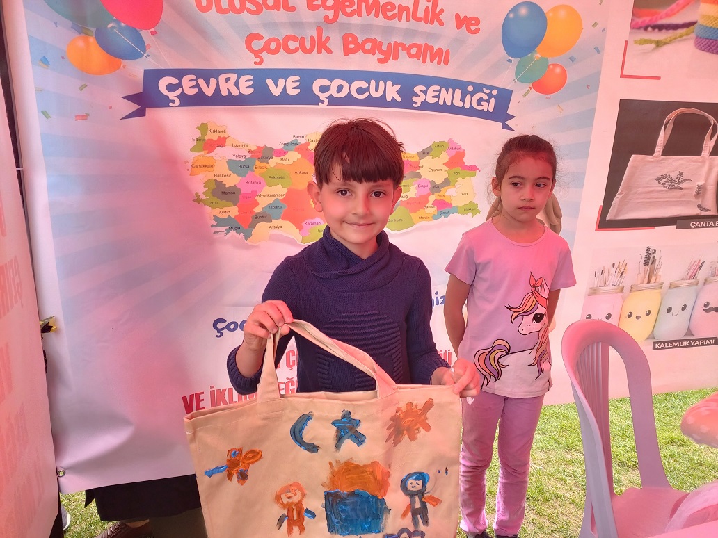 23 NİSAN ULUSAL EGEMENLİK VE ÇOCUK BAYRAMI ÇEVRE VE ÇOCUK ŞENLİĞİ YOĞUN BİR KATILIMLA GERÇEKLEŞTİRİLDİ