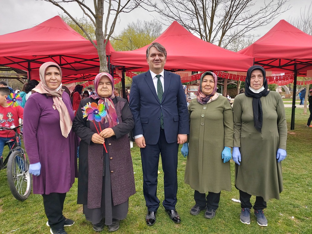 23 NİSAN ULUSAL EGEMENLİK VE ÇOCUK BAYRAMI ÇEVRE VE ÇOCUK ŞENLİĞİ YOĞUN BİR KATILIMLA GERÇEKLEŞTİRİLDİ