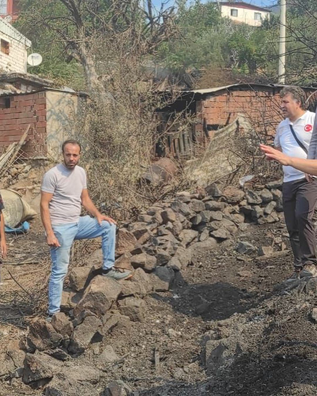 Ekiplerimiz Yangın Afeti İle İlgili Hasar Tespit Çalışmalarına Devam Ediyor