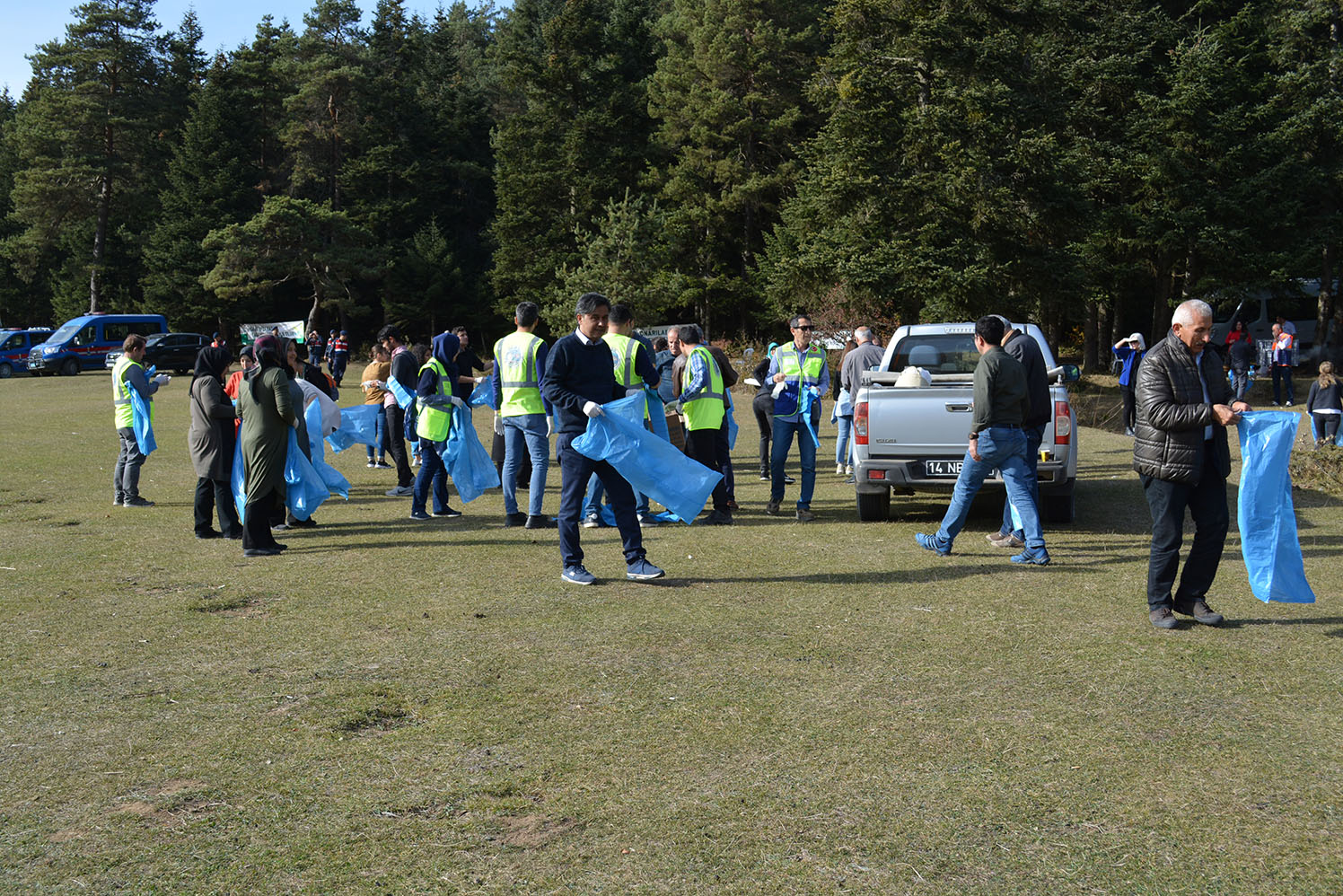 TEMİZ ÇEVRE FARKINDALIK PROGRAMI KAPSAMINDA AT YAYLASI’ NDA ETKİNLİK DÜZENLENDİ