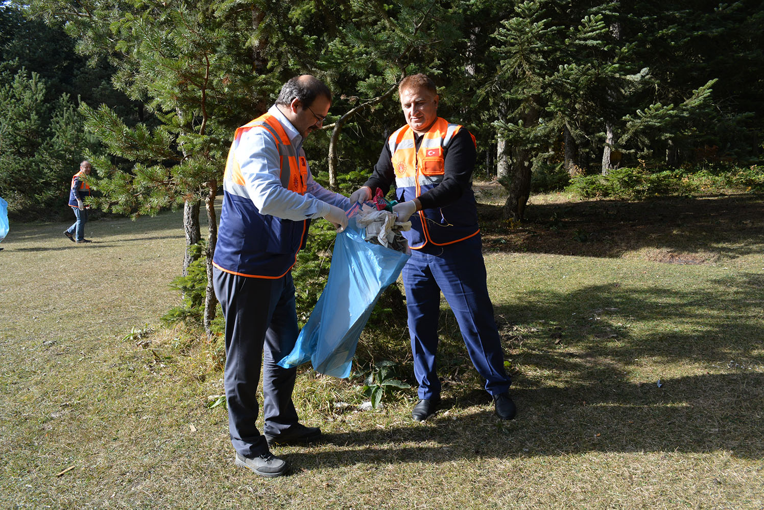 TEMİZ ÇEVRE FARKINDALIK PROGRAMI KAPSAMINDA AT YAYLASI’ NDA ETKİNLİK DÜZENLENDİ