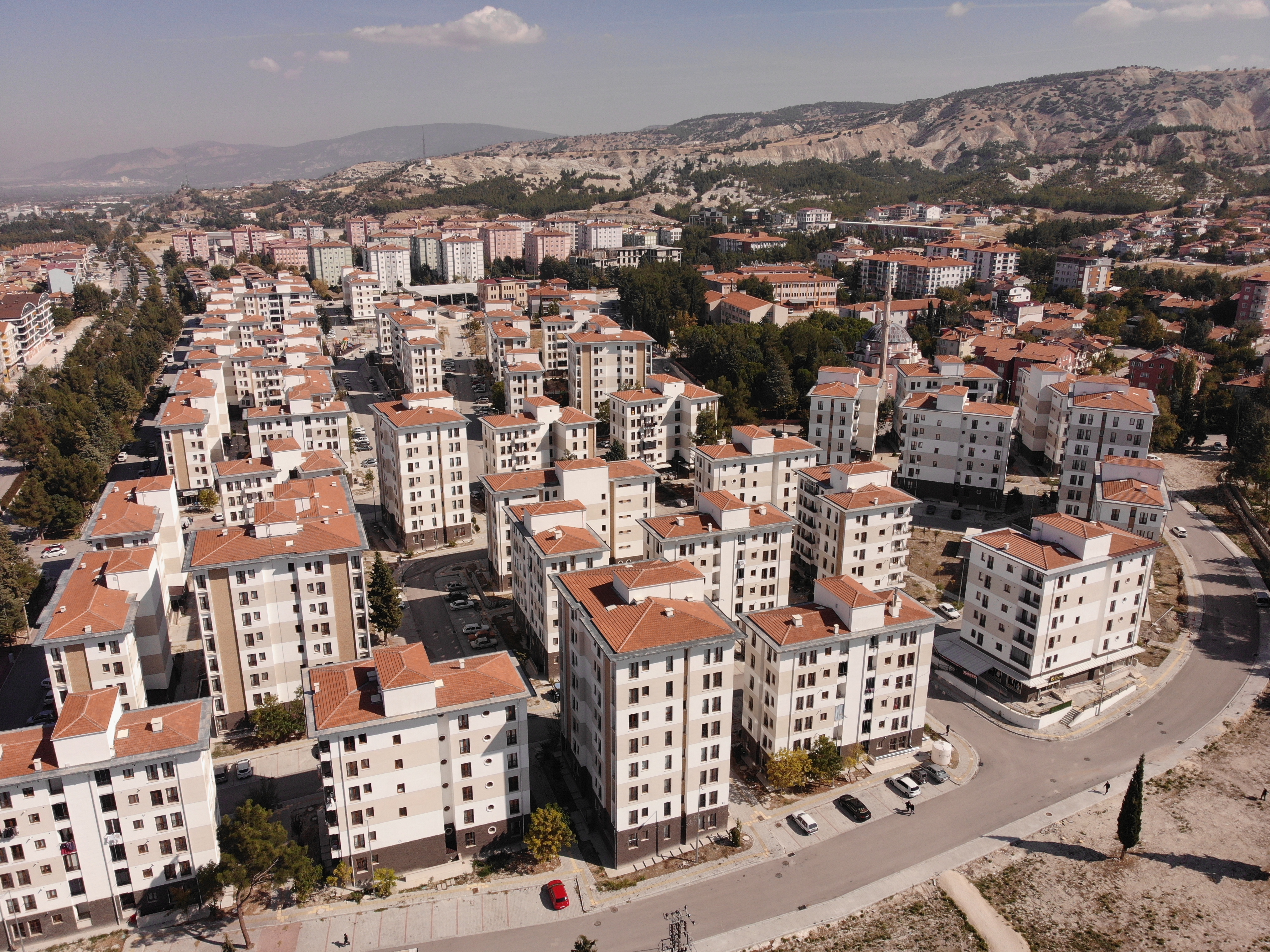 1 Kasım 2013 Tarih ve 28808 Sayılı Bakanlar Kurulu Kararı ile Resmi Gazete' de Yeni ( Bozkurt ) Mahallesinde Riskli Alan olarak ilan edilen Riskli Alan Kentsel Dönüşüm süreci tamamlanmıştır.