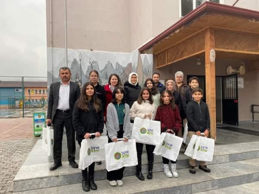 Hüseyin Türker Ortaokulu’ndan Çevreye Duyarlı Proje