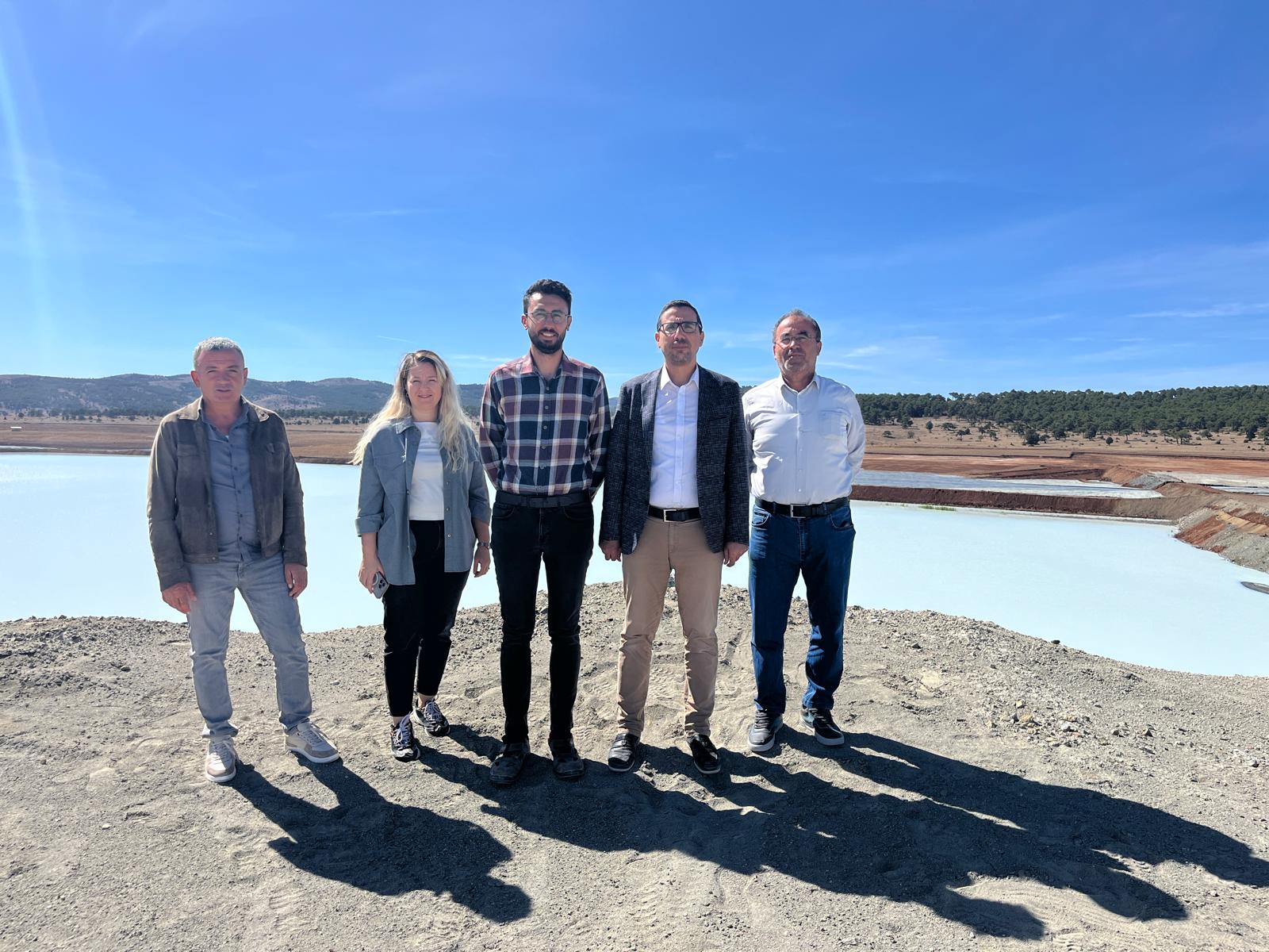 İl Müdür Yardımcımız O. Murat YILDIZ başkanlığında Denetim ile Çevre Kanunu ve bu Kanuna dayanılarak yürürlüğe giren hava, su, toprak, atık, kimyasallar, deniz ve gürültüye ilişkin tüm yönetmeliklere uygunluğu bir arada ele alınarak inceleme yapılmıştır.