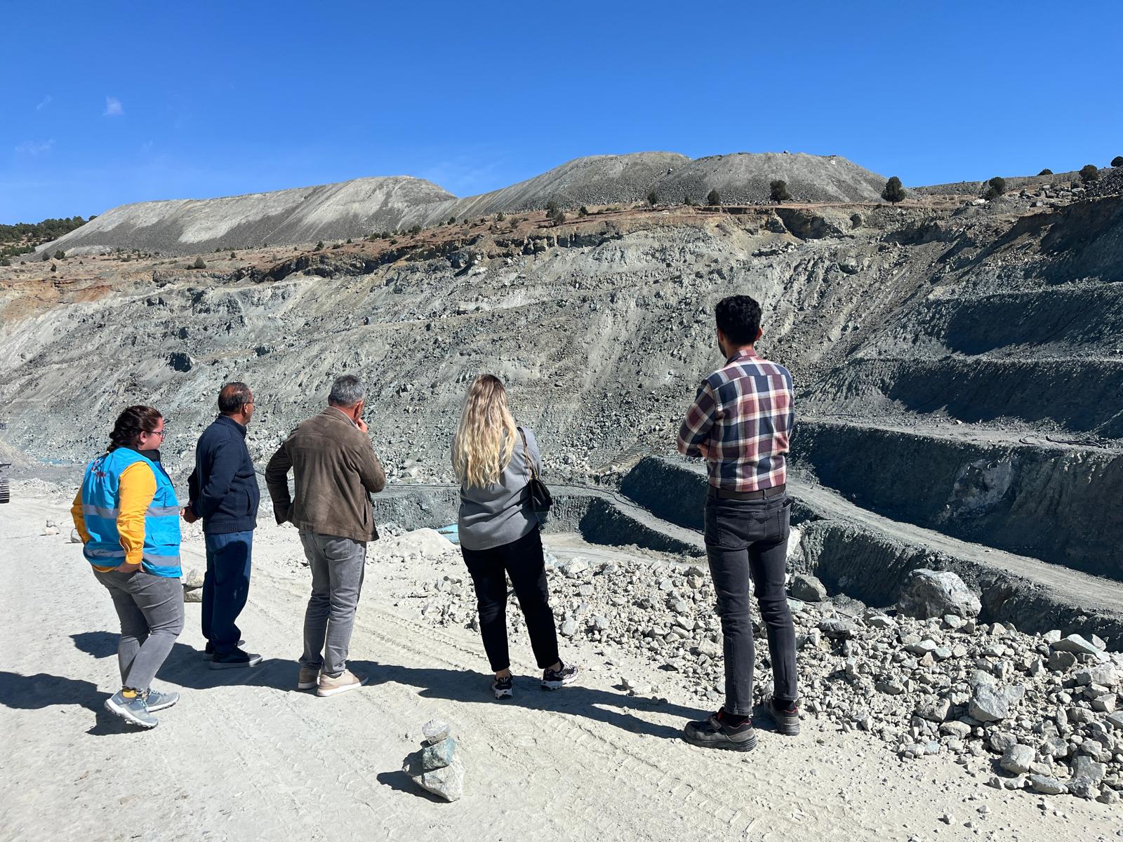 İl Müdür Yardımcımız O. Murat YILDIZ başkanlığında Denetim ile Çevre Kanunu ve bu Kanuna dayanılarak yürürlüğe giren hava, su, toprak, atık, kimyasallar, deniz ve gürültüye ilişkin tüm yönetmeliklere uygunluğu bir arada ele alınarak inceleme yapılmıştır.