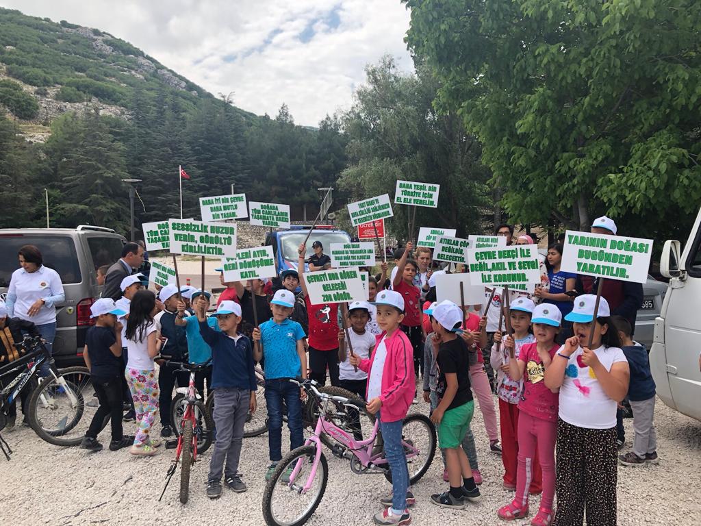 İl Müdürlüğümüz tarafından Çatağıl İlkokulunun katılımı ile Çevre Haftası kapsamında bisiklet etkinliği ve İnsuyu piknik alanında çevre şenliği düzenlenmiştir