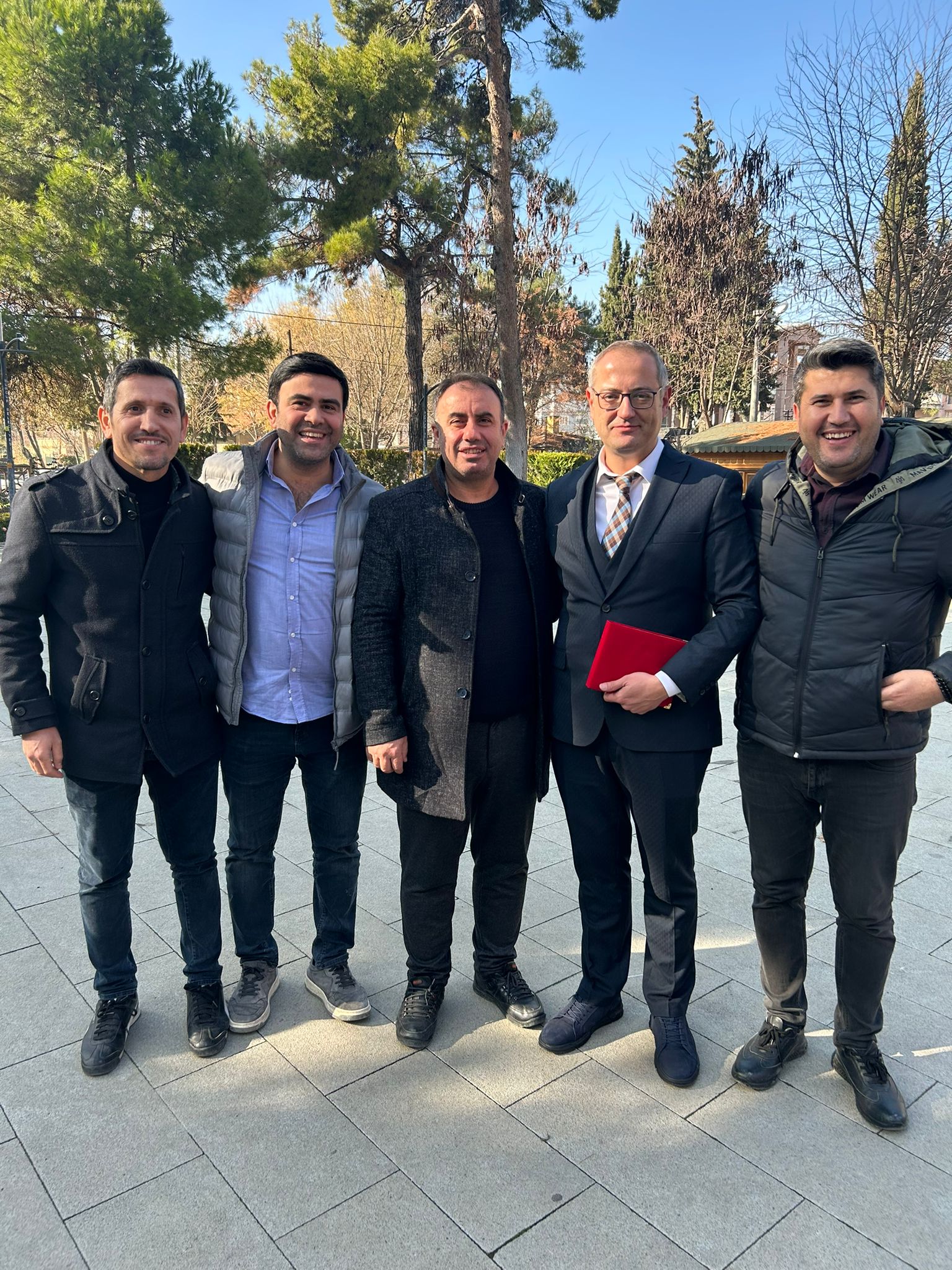 İl Müdürlüğümüz Yapı Denetim Şube Müdürümüz Doğan CEDİTOĞLU 'na tayin dolayısıyla düzenlenen yemek ile uğurlandı. İl Müdürümüz Ali ZEREN taradından kendisine Plaket taktimi yapıldı.