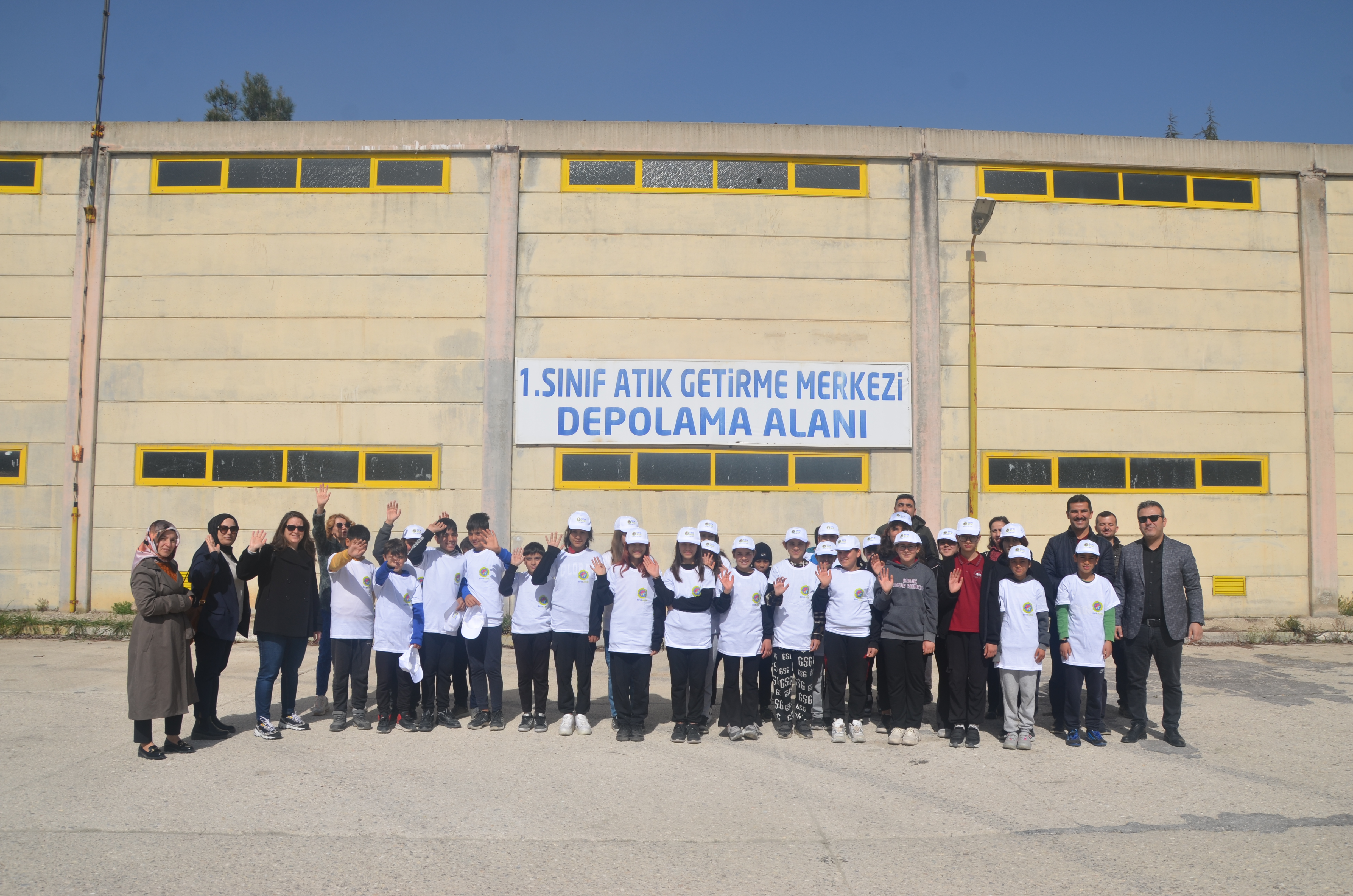 İlimizde 30 Mart Uluslararası Sıfır Atık Günü Mart ayı boyunca çeşitli etkinliklerle kutlandı.  İl Müdürlüğümüz ile Milli Eğitim İl Müdürlüğü tarafından ortak yürütülen proje kapsamında gerekli bilgilendirme ve çalışmalar yapılmıştır.