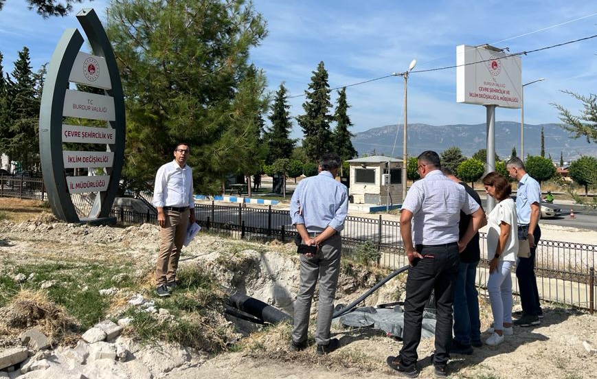 Müdürlüğümüz Hizmet Binasında uygulanmak üzere inşa edilen; SDÜ, MAKÜ ve İl Müdürlüğümüzce birlikte yürütülen Yağmur Hasadı Projesi kapsamında e yerinde inceleme ve değerlendirme yapılmıştır.