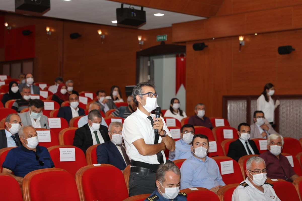 Salda Gölü'nü gelecek kuşaklara en iyi şekilde miras bırakmak için neler yapılması gerekiyor değerlendirmek, görüş alışverişinde bulunmak üzere 