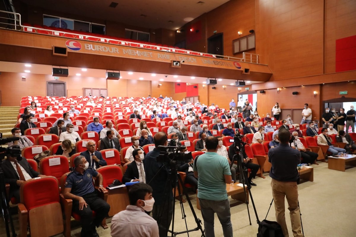 Salda Gölü'nü gelecek kuşaklara en iyi şekilde miras bırakmak için neler yapılması gerekiyor değerlendirmek, görüş alışverişinde bulunmak üzere 