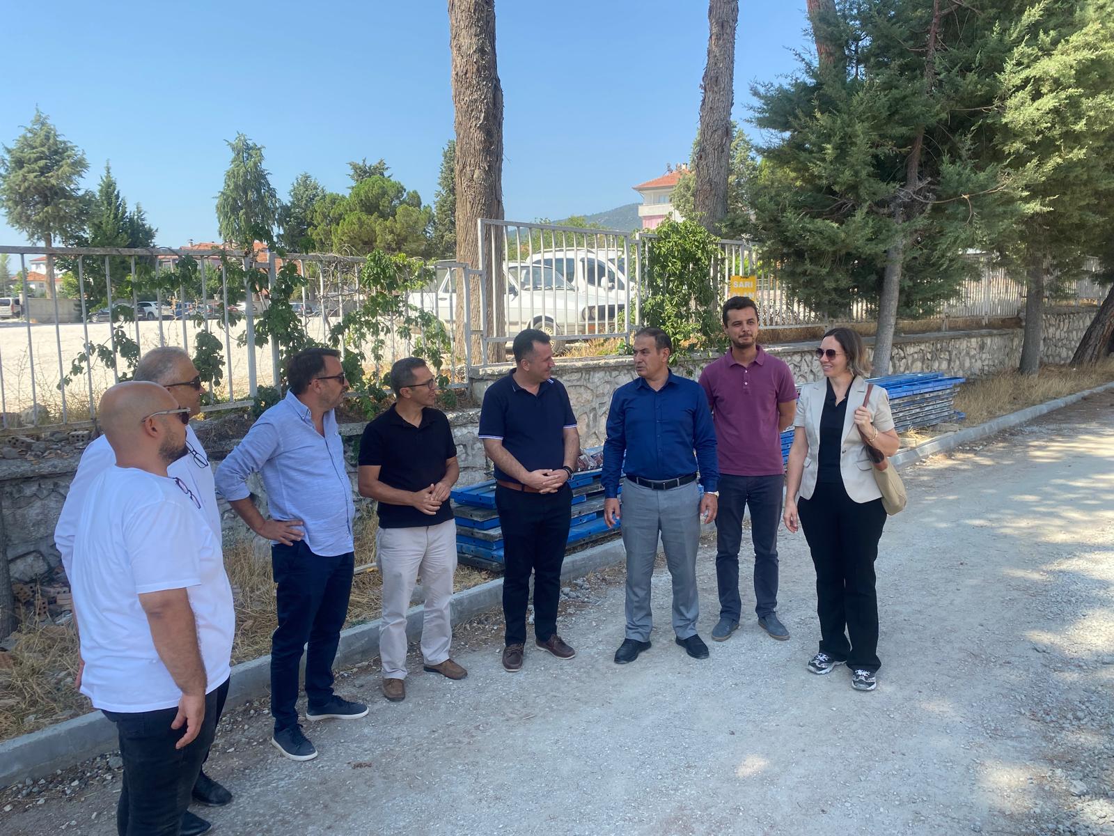 TOKİ Tarafından yapımları devam eden Tefenni, Çavdır ve Altınyayla İlçelerimizde konut projeleri ve Gölhisar Devlet Hastanesi ek bina inşaatlarında yerinde incelemelerde bulunuldu.