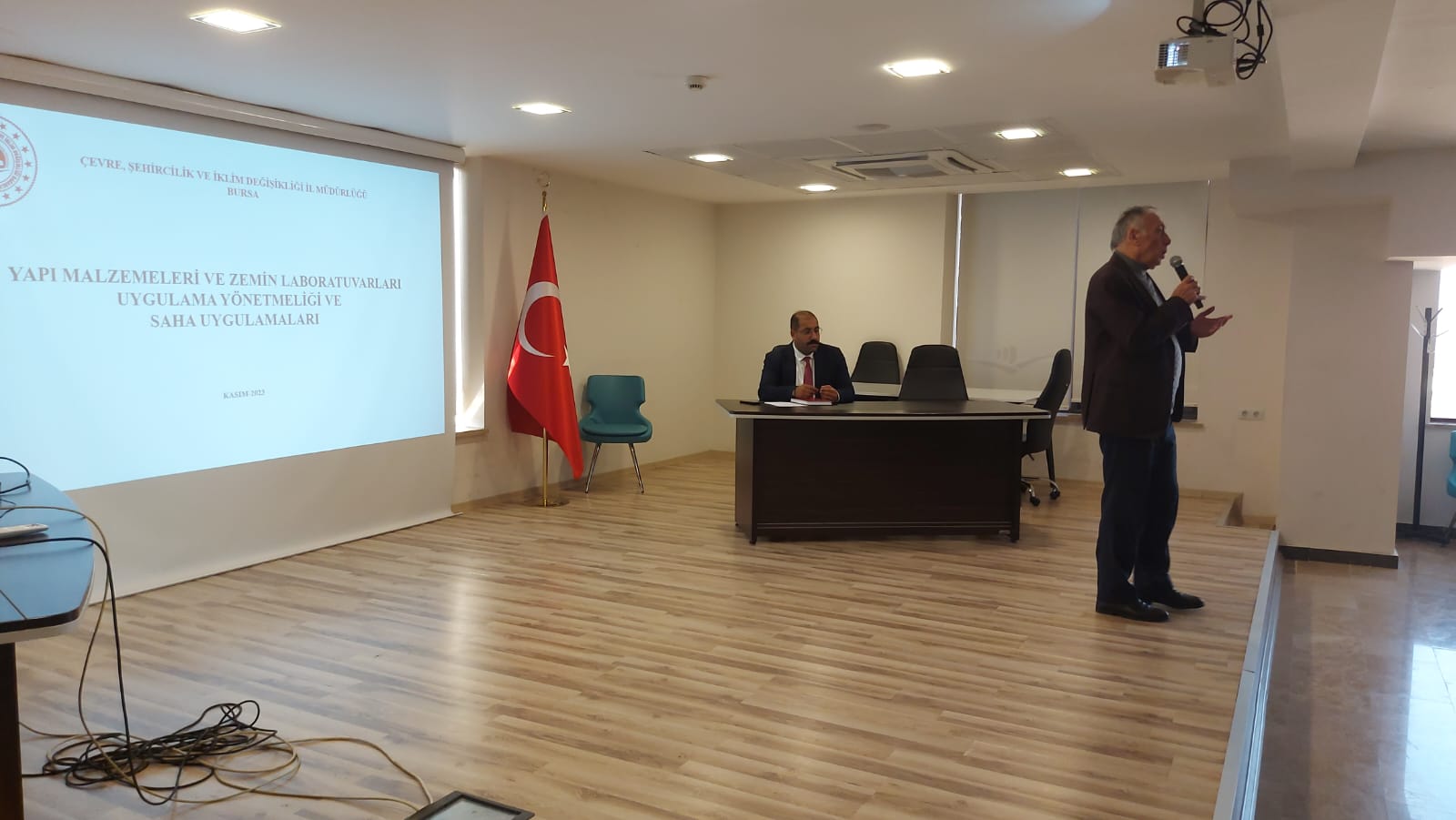 Bakanlığımız tarafından lisanslandırılmış Yapı Malzemeleri ve Zemin Laboratuvarları temsilcileri ile Değerlendirme Toplantısı Yapıldı