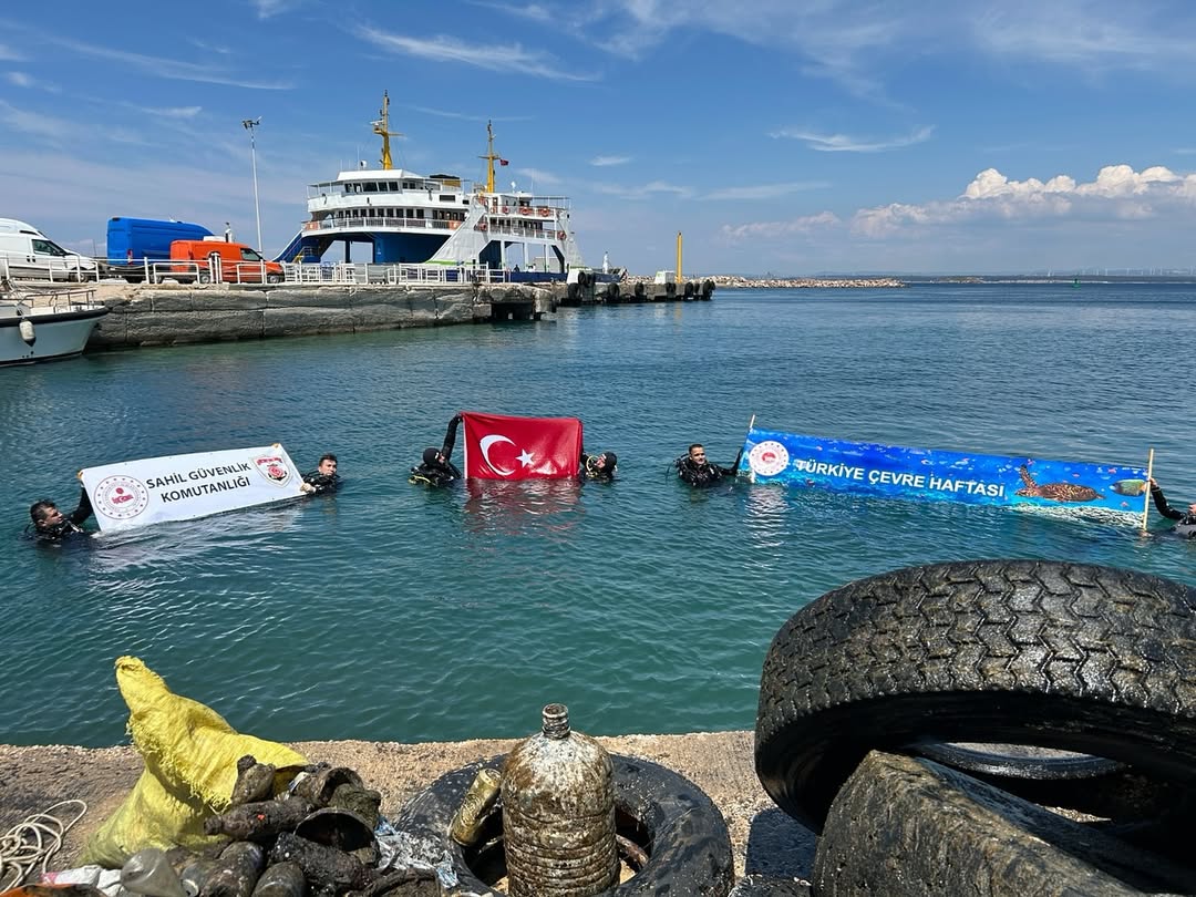 2025 Yılı Türkiye Çevre Haftası Etkinlikleri Kapsamında Bozcaada'da Deniz Dibi Temizliği Yapılmıştır