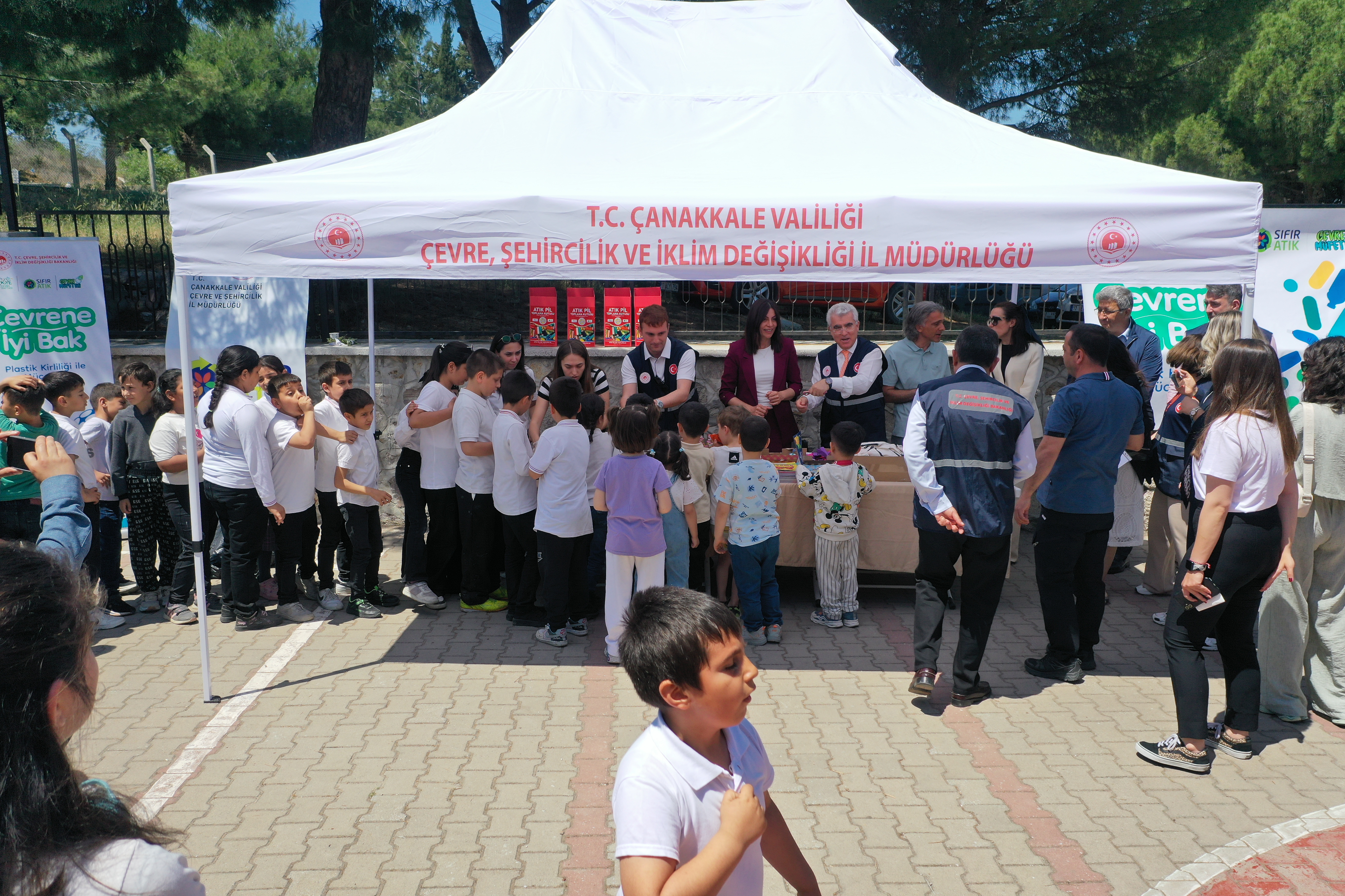 2025 Yılı Türkiye Çevre Haftası Etkinlikleri Kapsamında İlimiz Cumhuriyet Meydanı'nda Çelenk Töreni Yapıldı
