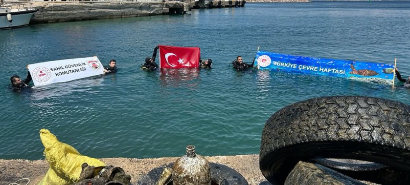 2025 Yılı Türkiye Çevre Haftası Etkinlikleri Kapsamında Bozcaada'da Deniz Dibi Temizliği Yapılmıştır
