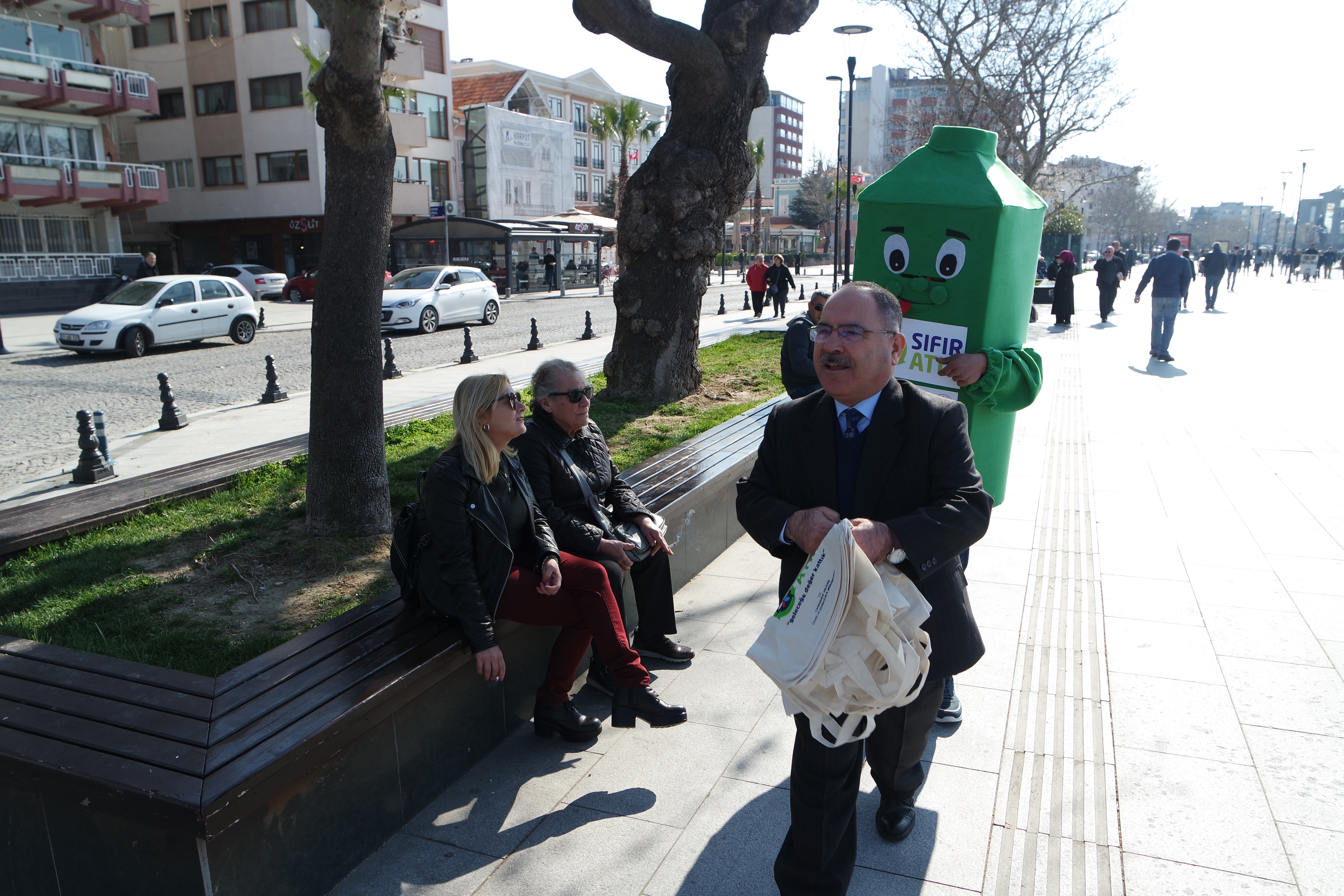 GELECEĞİN ÇEVRECİLERİYLE BAHAR DALLARI KARNAVALI'NDA BULUŞTUK