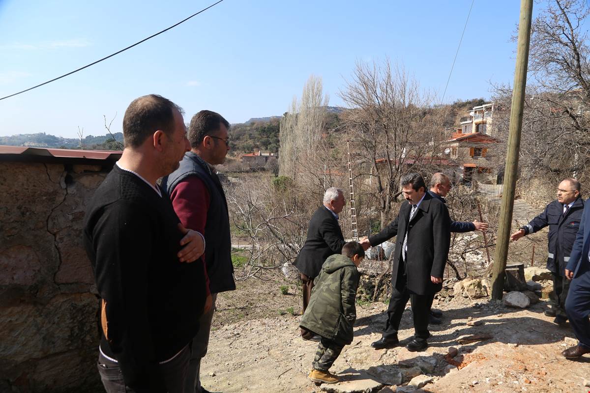 VALİ ORHAN TAVLI, DEPREM BÖLGESİNDE İNCELEMELERDE BULUNDU