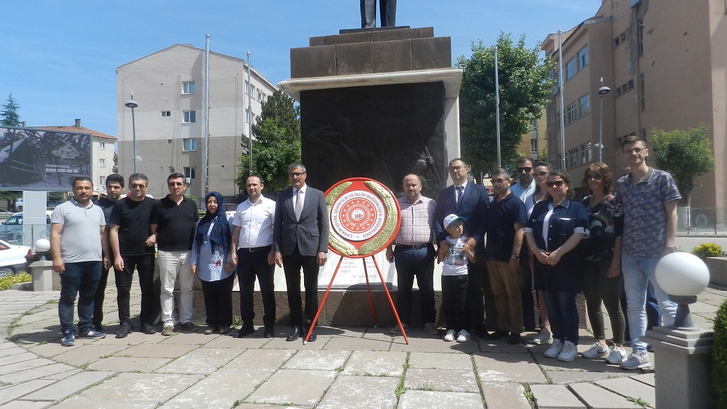 Çevre Haftası Kutlamaları Çelenk Koyma