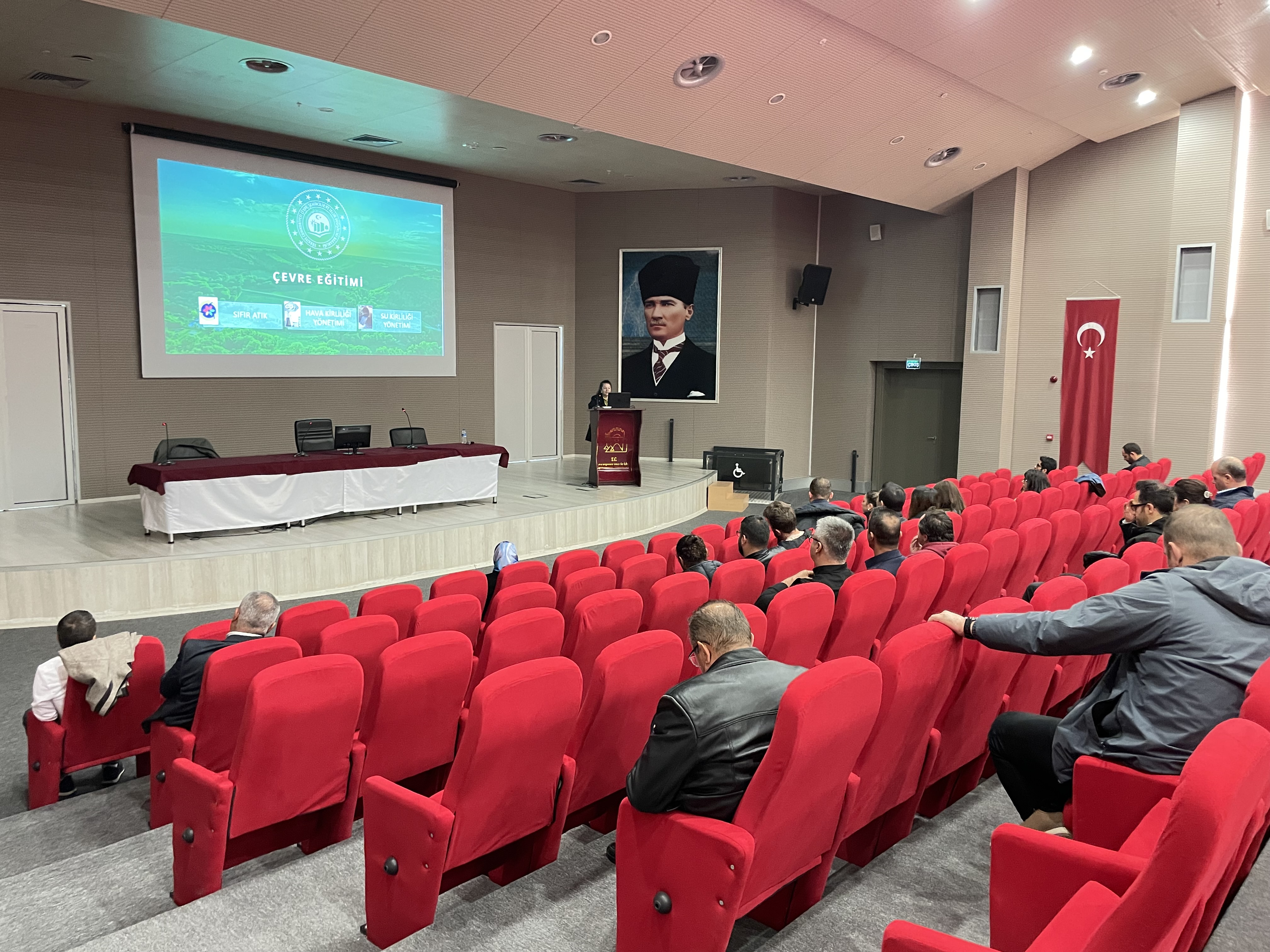 Eğitim Şube Müdürü Rabia DÜZDEMİR’in açılış konuşması ile başlamış olup Çevre Mühendisi Mustafa TÜRKYILMAZ’ın sunumu ile tamamlanmıştır.