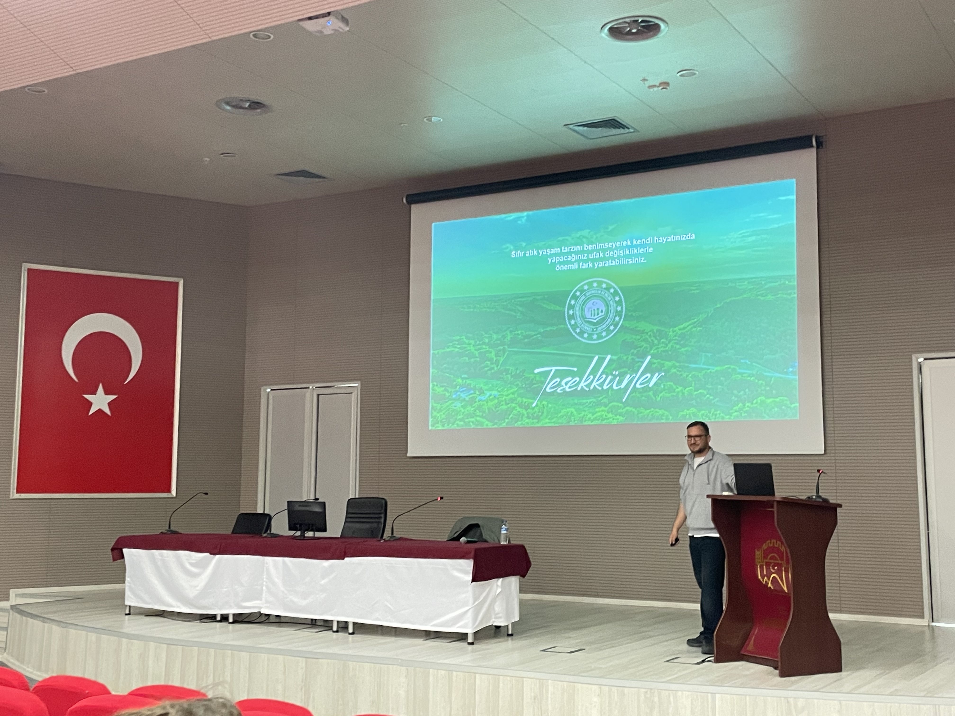 Eğitim Şube Müdürü Rabia DÜZDEMİR’in açılış konuşması ile başlamış olup Çevre Mühendisi Mustafa TÜRKYILMAZ’ın sunumu ile tamamlanmıştır.