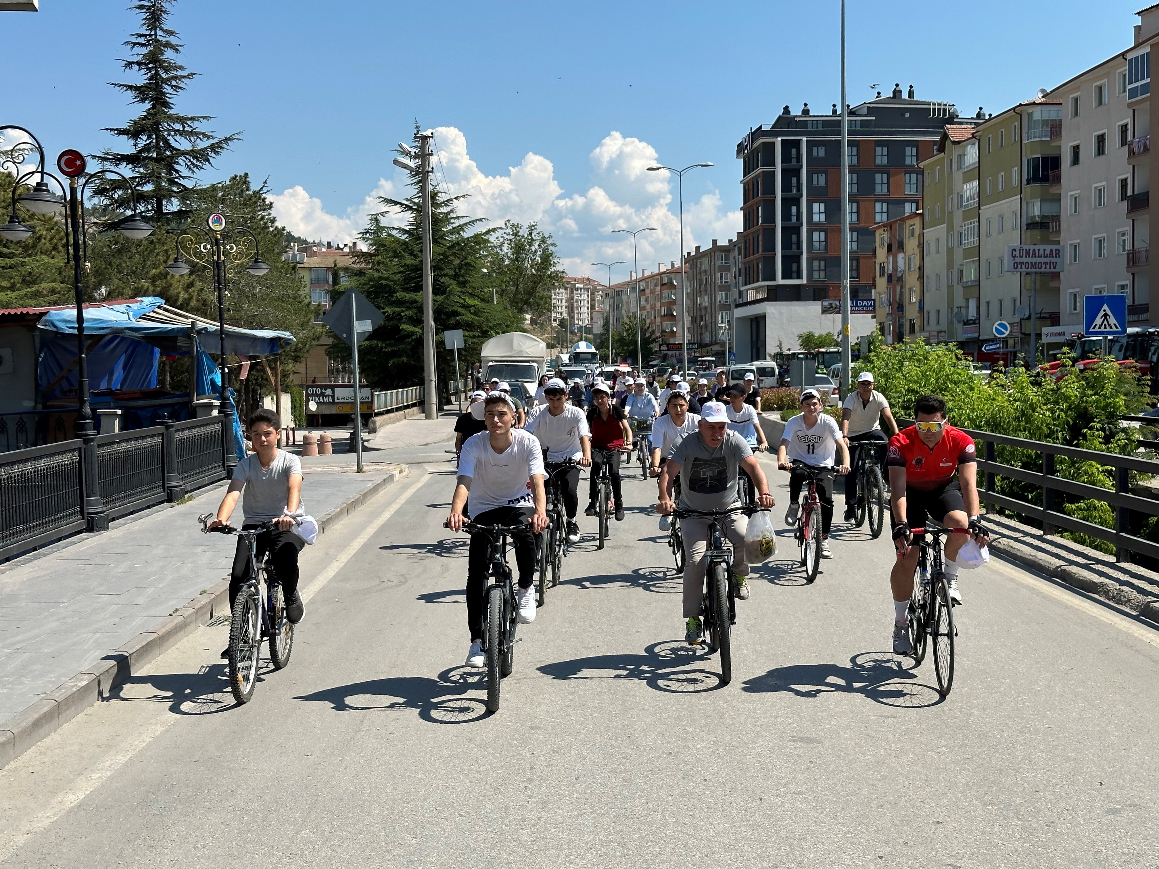 “Temiz Hava İçin Otomobilsiz Bir Gün” Bisiklet Turu Düzenlendi.