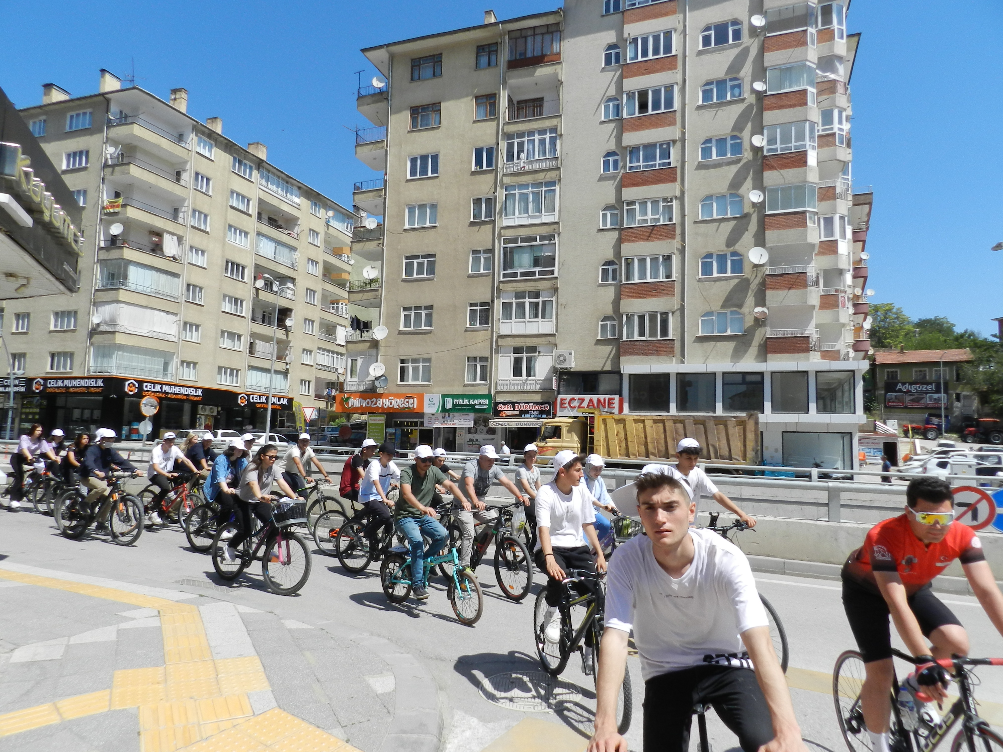 “Temiz Hava İçin Otomobilsiz Bir Gün” Bisiklet Turu Düzenlendi.