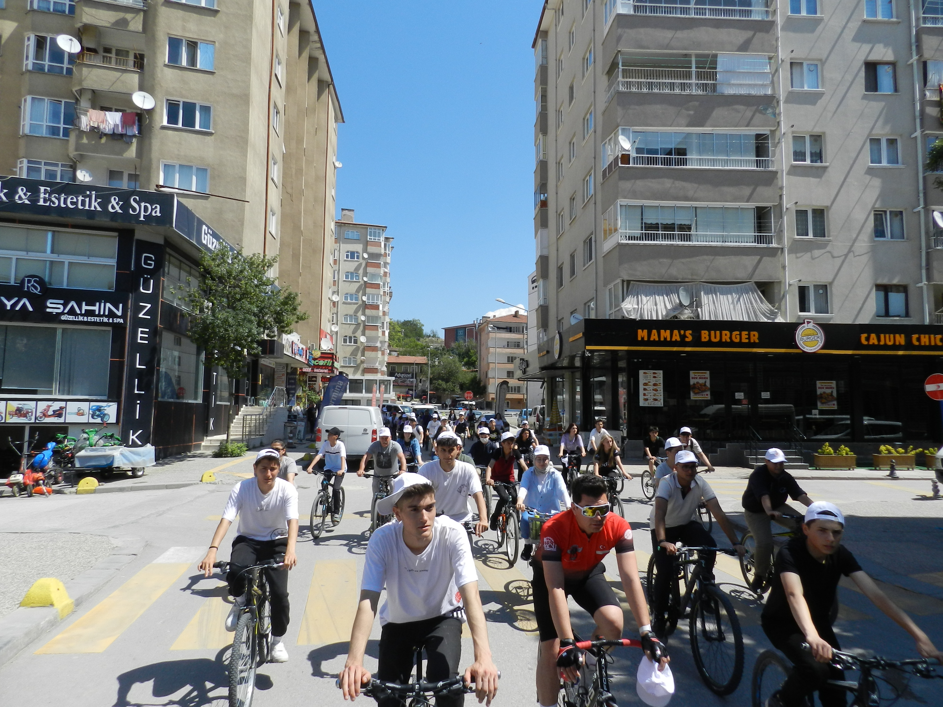 “Temiz Hava İçin Otomobilsiz Bir Gün” Bisiklet Turu Düzenlendi.