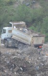 URLA'DA AÇIK ALANA ATIK DÖKEN BELEDİYE İLE ÖZEL BİR FİRMAYA 3.7 MİLYON TL CEZA