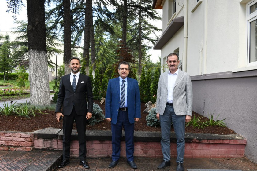 Genel Müdürümüz Nurettin TAŞ, 17 Haziran Dünya Çölleşme ve Kuraklık Günü Kapsamında Meteorolojinin Sesi Radyosunda Canlı Yayın Programına katıldı.