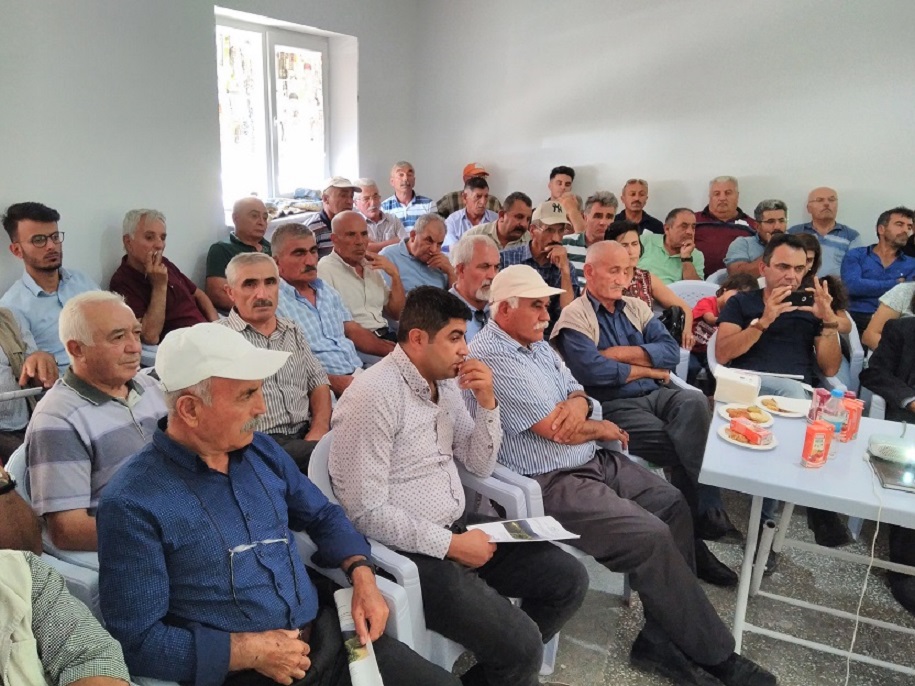 ‘’Çorum Cemilbey Barajı Sulaması, II-A Grubu Taş Ocağı (Kaya Malzeme Alanı), Kırma-Yıkama-Eleme Tesisi ve Hazır Beton Santrali” Projesi İçin 23.07.2019 tarihinde ÇED Sürecine Halkın Katılımı Toplantısı Yapılmıştır.