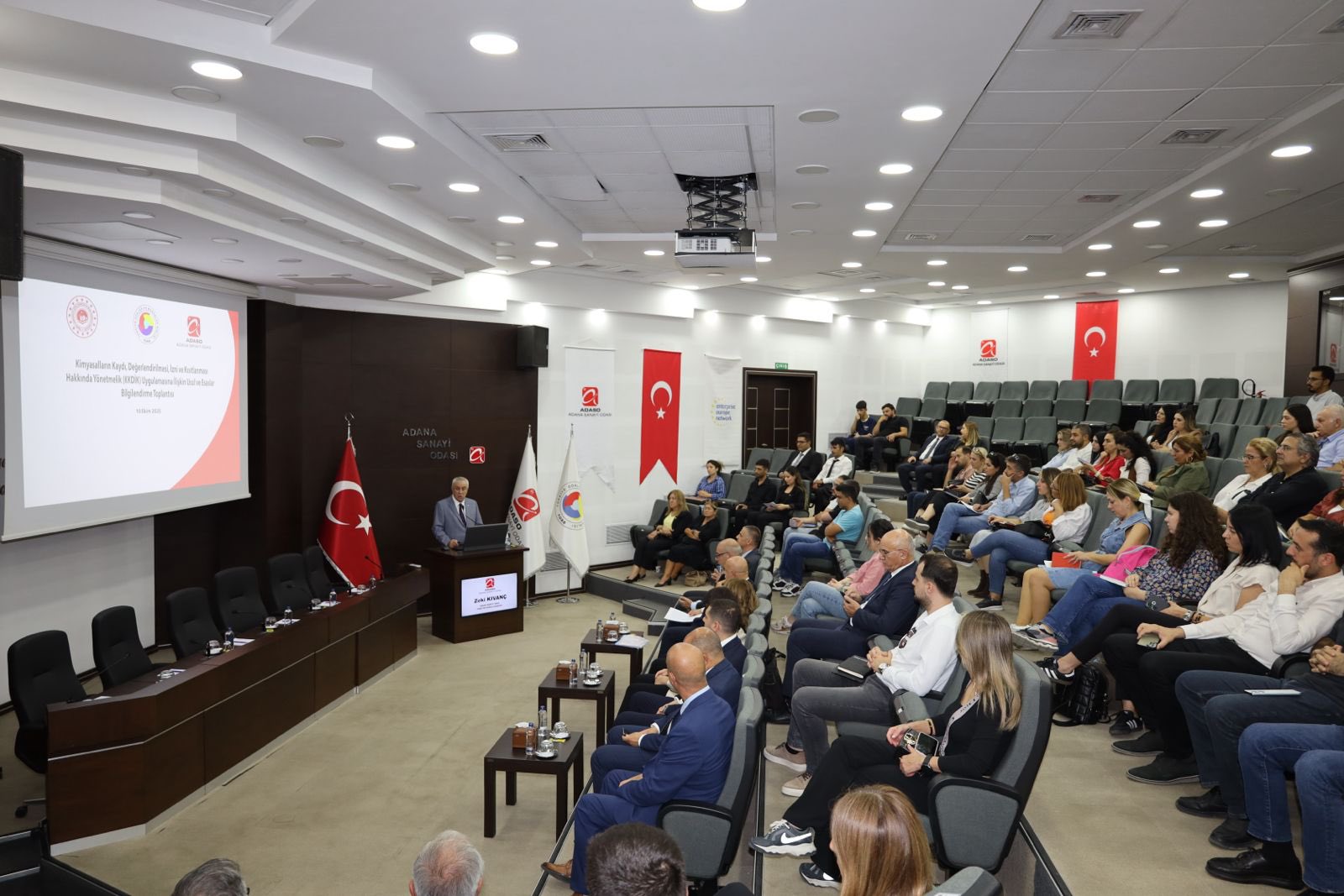 Bakanlığımız ve Türkiye Odalar ve Borsalar Birliği (TOBB) işbirliği ile Kimyasallar Yönetimi Eğitim ve Seminerleri ile Bilgilendirme Toplantıları gerçekleştirilmiştir.