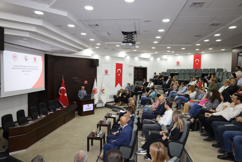 Bakanlığımız ve Türkiye Odalar ve Borsalar Birliği (TOBB) işbirliği ile Kimyasallar Yönetimi Eğitim ve Seminerleri ile Bilgilendirme Toplantıları gerçekleştirilmiştir.