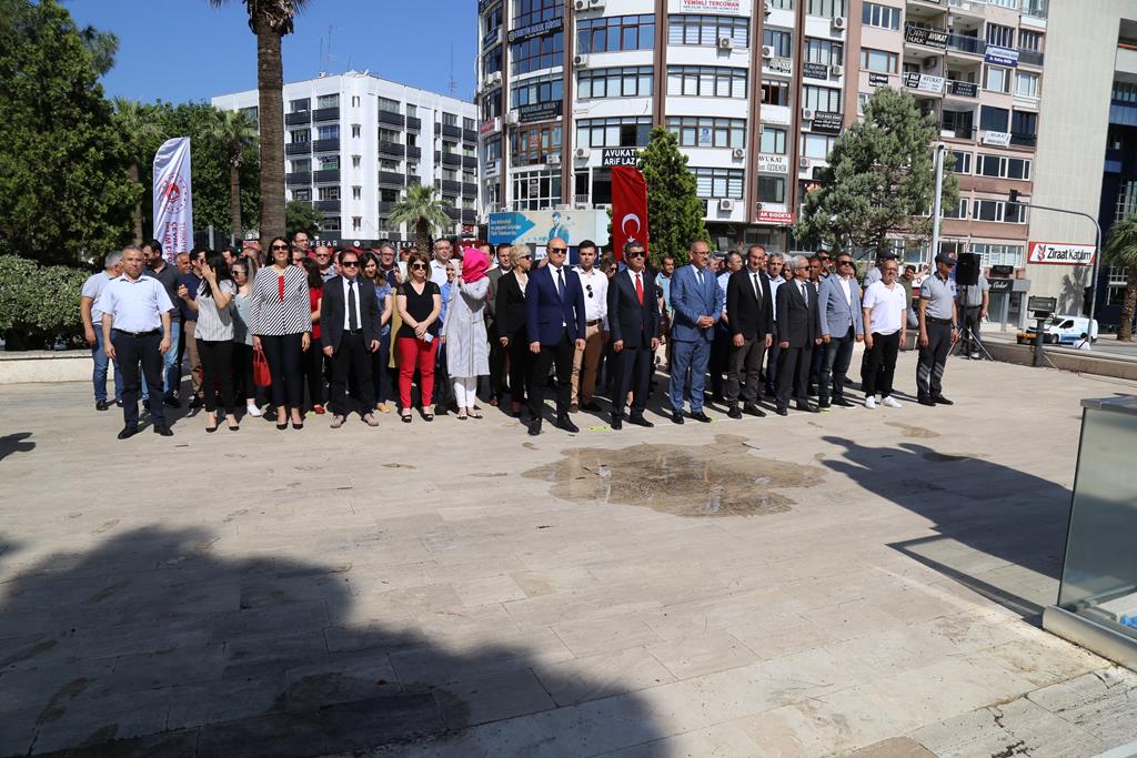 Çevre Haftası Etkinlikleri Kapsamında Atatürk Anıtına Çelenk Konuldu.