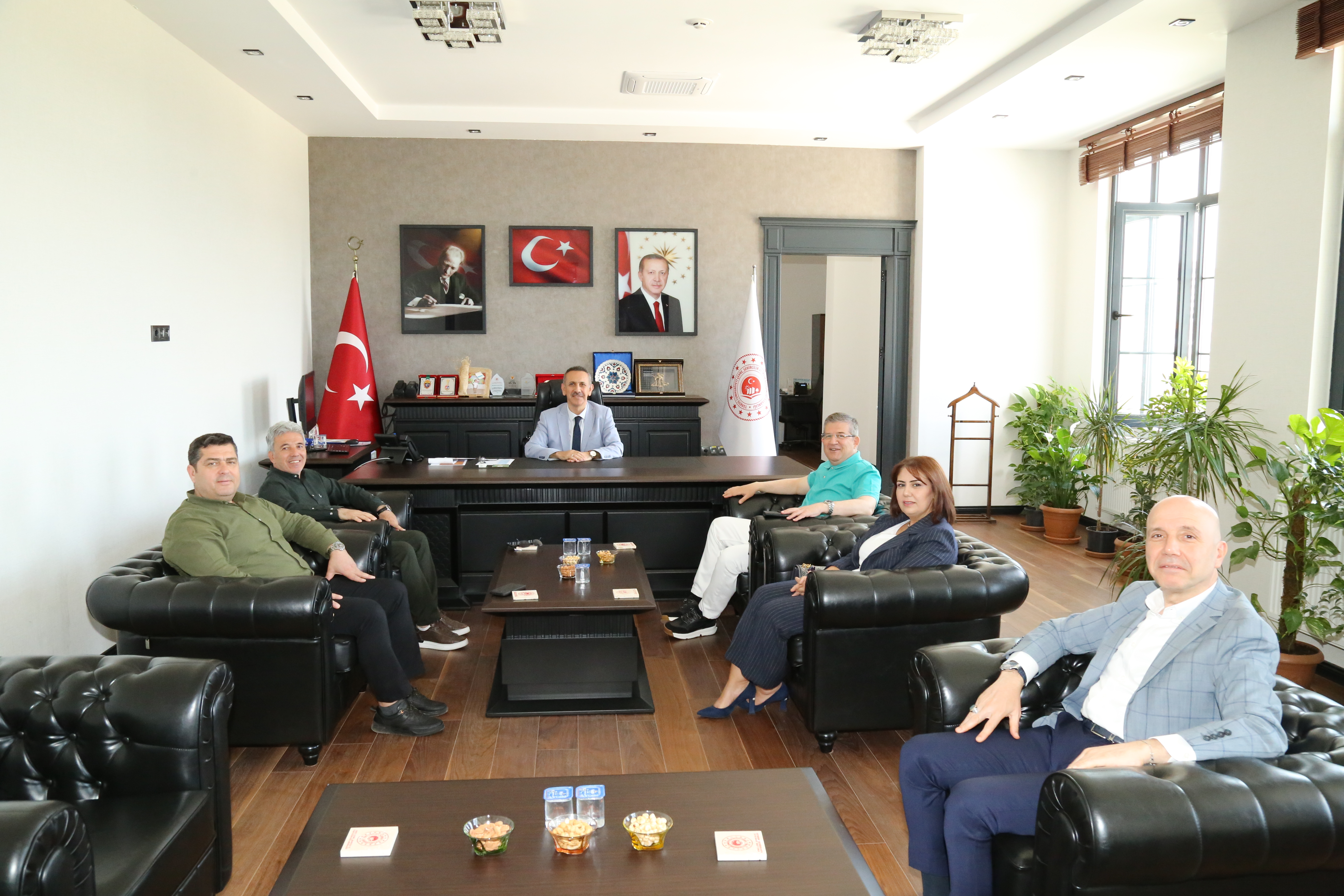 Denizli Ak Parti İl Başkanı Sayın Muhammet Subaşıoğlu Ve İl Yönetim Kurulu Üyelerinin Müdürlüğümüzü ziyaretleri hk.