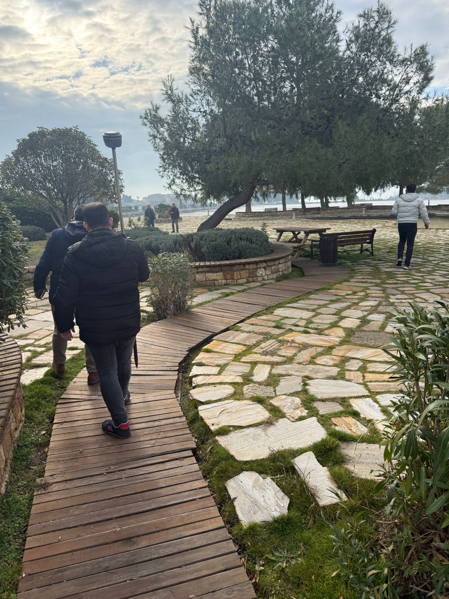 Pamukkale-Hierapolis Antik Kentinde jeotermal kaynak noktaları ve jeotermal su kanallarının yerinde tespit ve belirleme çalışmaları hk.