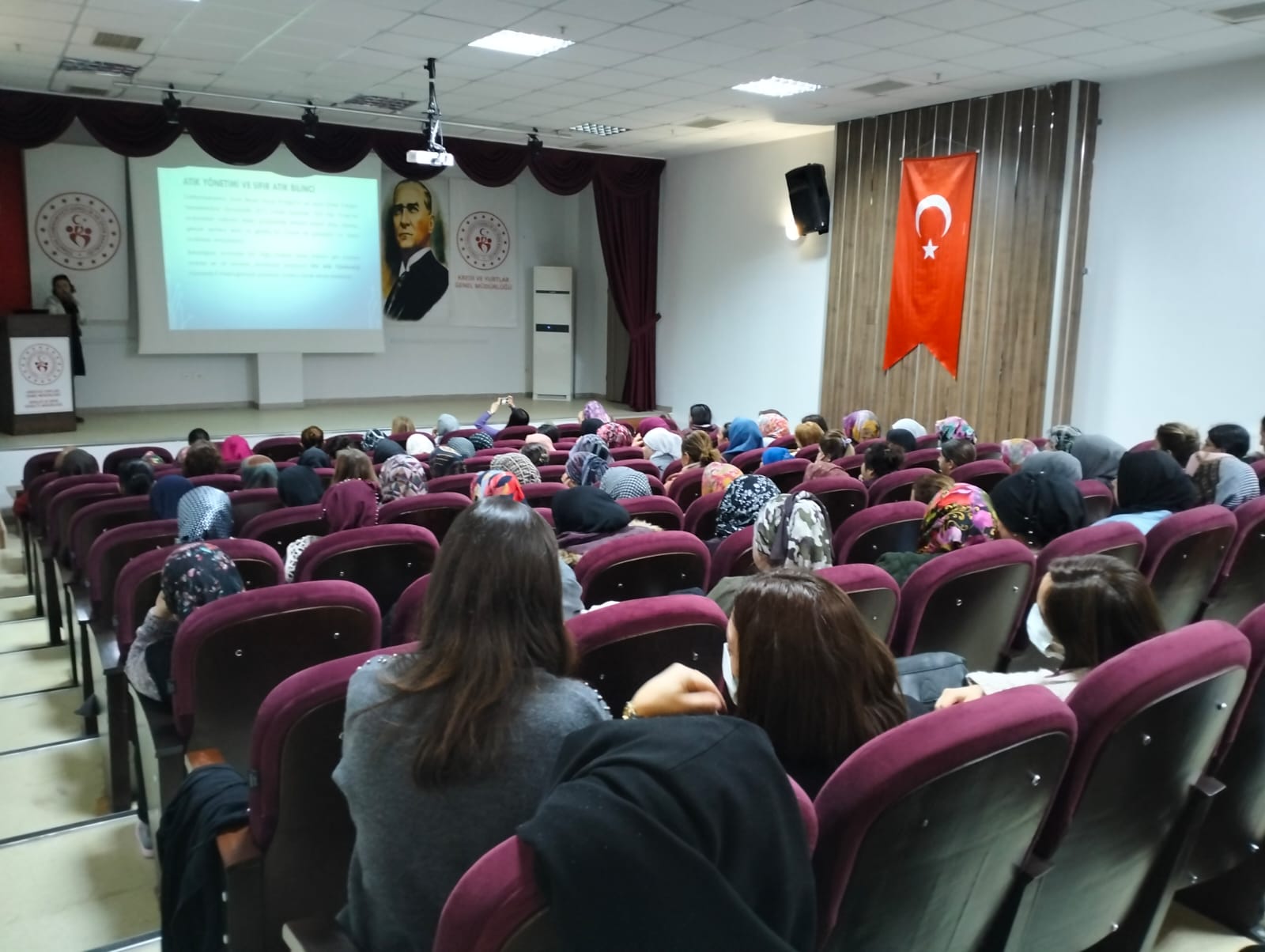 Pamukkale Üniversitesi Fatma Yıldız Hanım Yurdu Sosyal Tesislerinde Sıfır Atık Sistemi Hakkında Bilgilendirme Çalışması