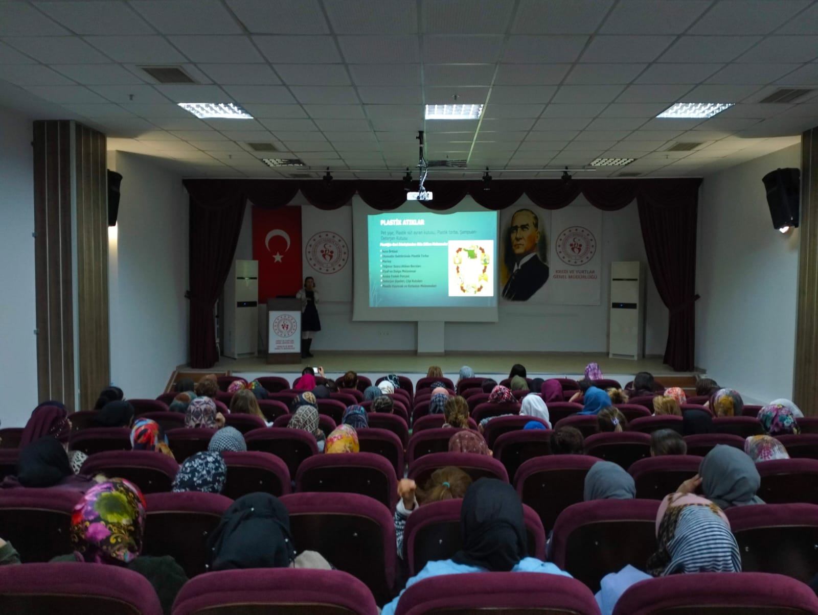 Pamukkale Üniversitesi Fatma Yıldız Hanım Yurdu Sosyal Tesislerinde Sıfır Atık Sistemi Hakkında Bilgilendirme Çalışması