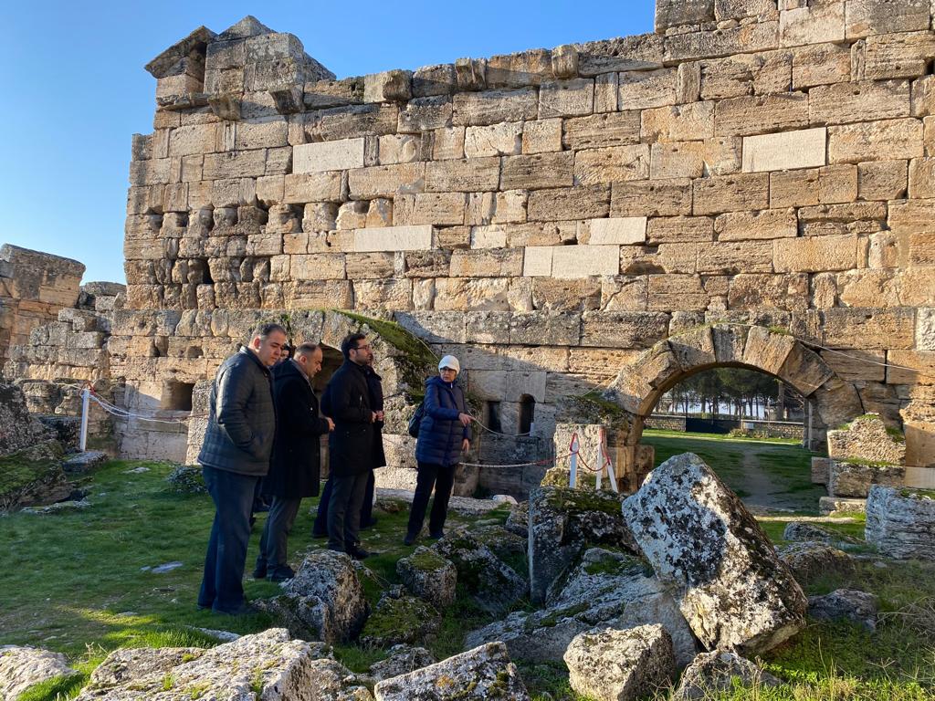 Tabiat Varlıklarını Koruma Şube personelince arazide yer ve proje incelemesi (Pamukkale-Hierapolis)